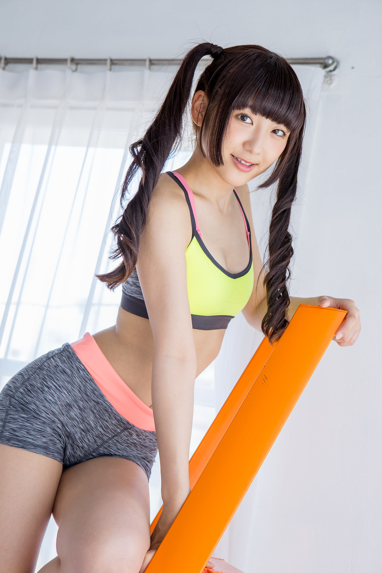 高梨あい《双马尾健身+背心系列》 [Minisuka.tv]