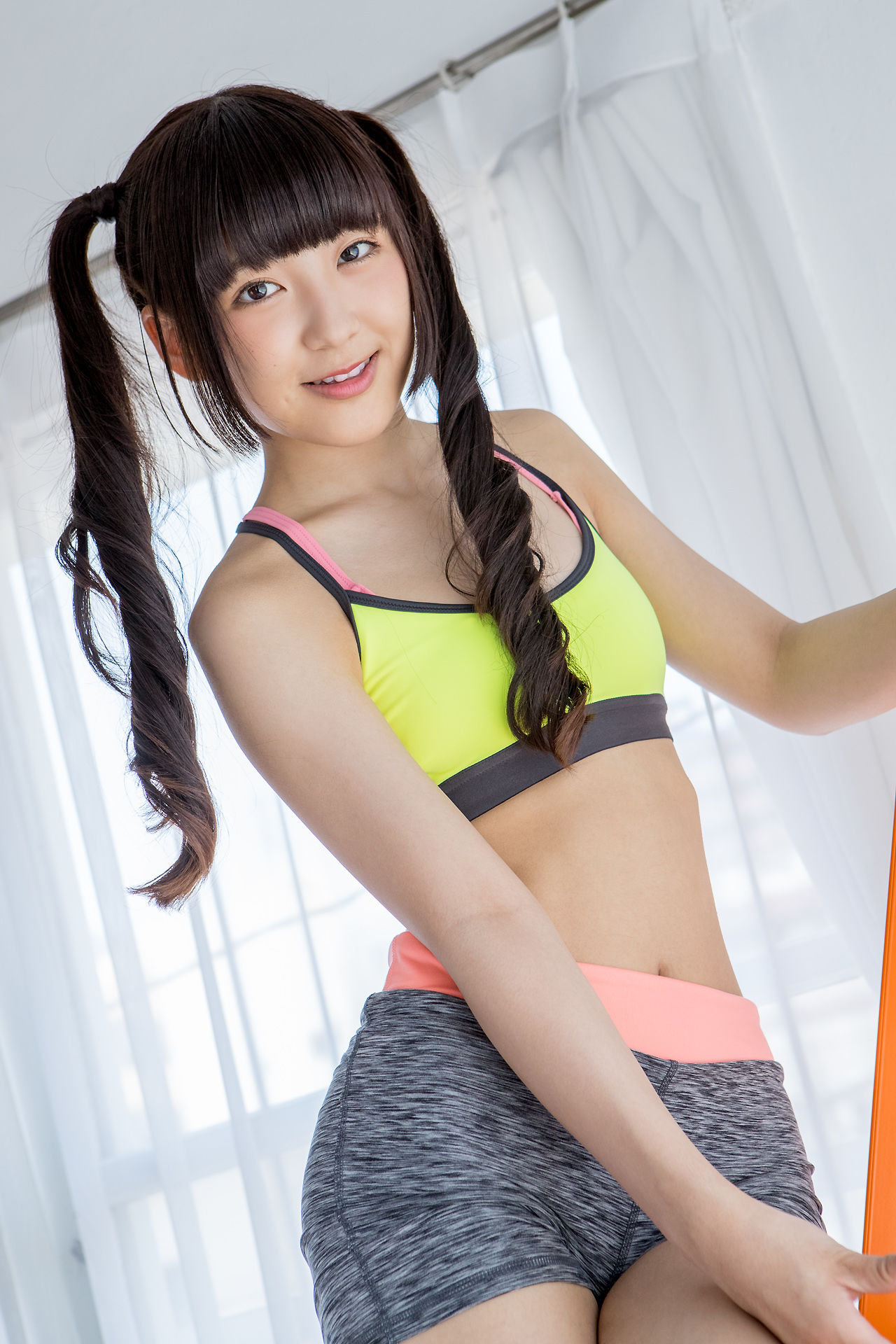 高梨あい《双马尾健身+背心系列》 [Minisuka.tv]
