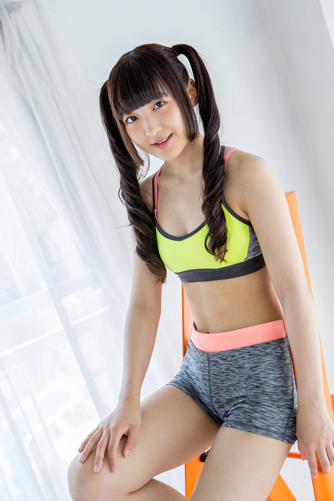 高梨あい《双马尾健身+背心系列》 [Minisuka.tv]