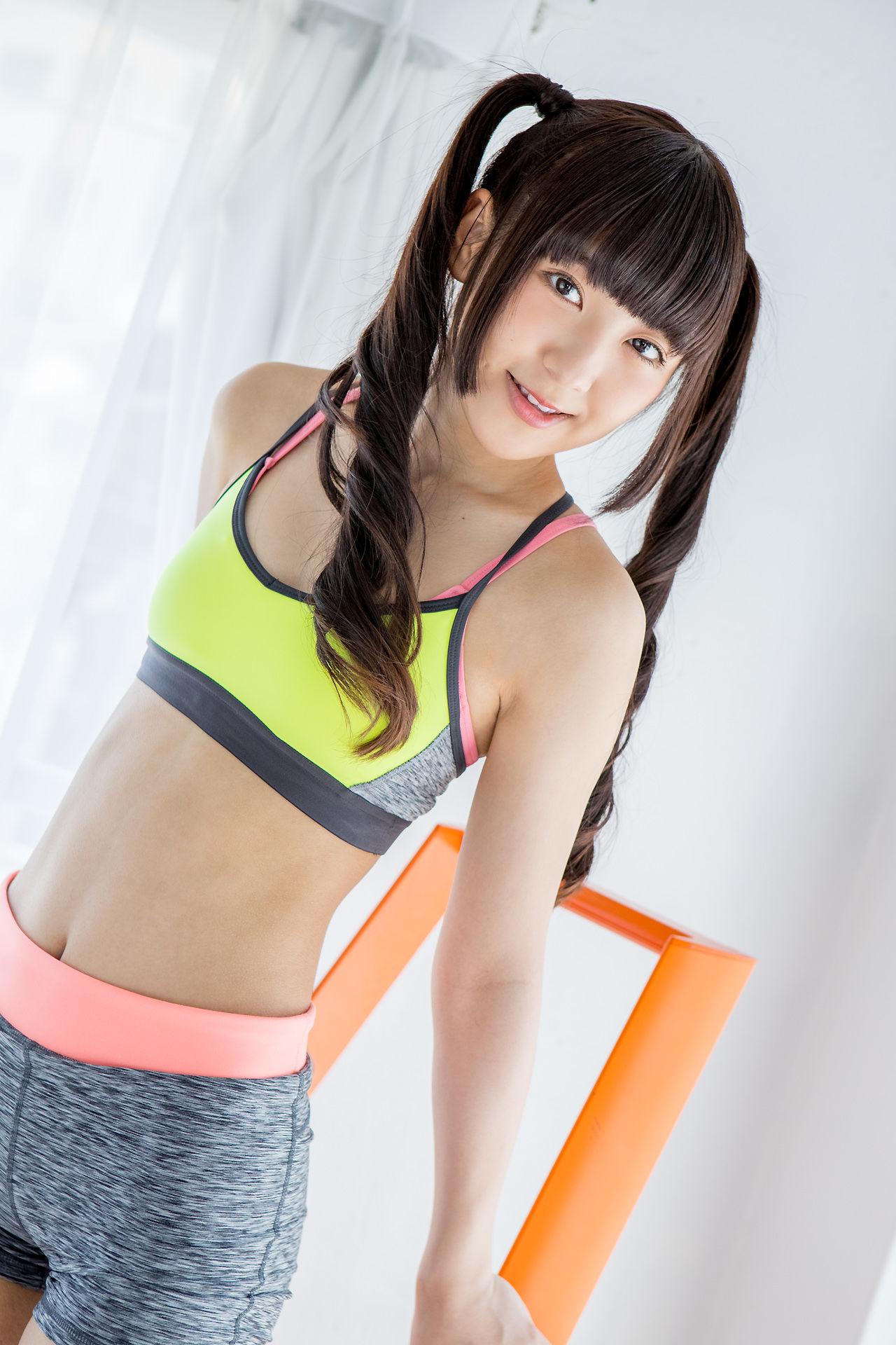 高梨あい《双马尾健身+背心系列》 [Minisuka.tv]