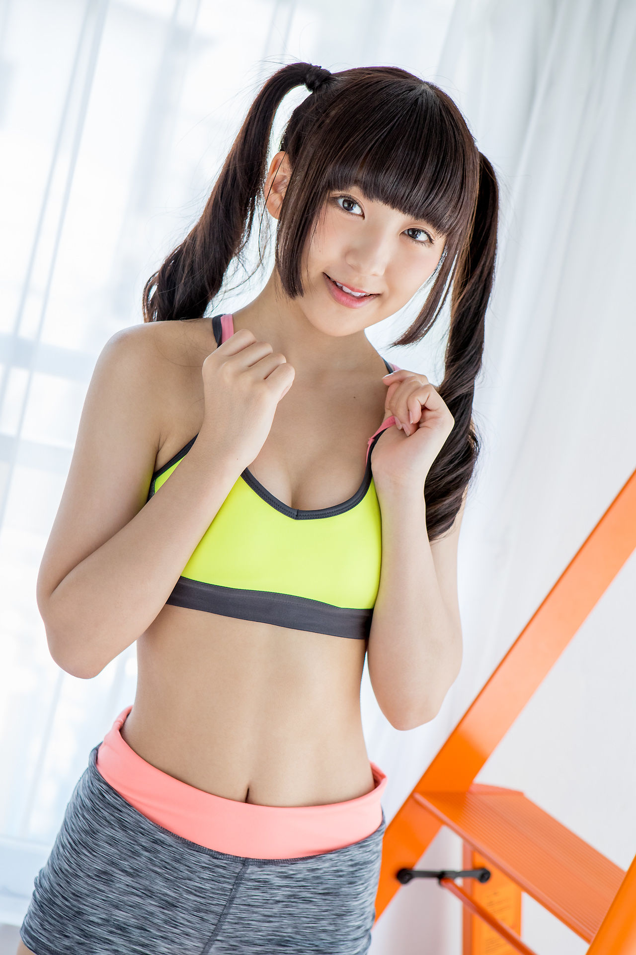 高梨あい《双马尾健身+背心系列》 [Minisuka.tv]