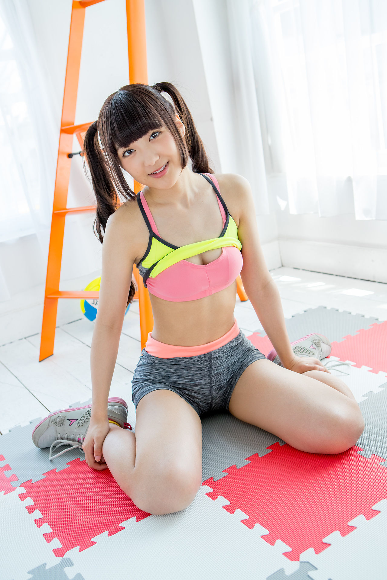 高梨あい《双马尾健身+背心系列》 [Minisuka.tv]