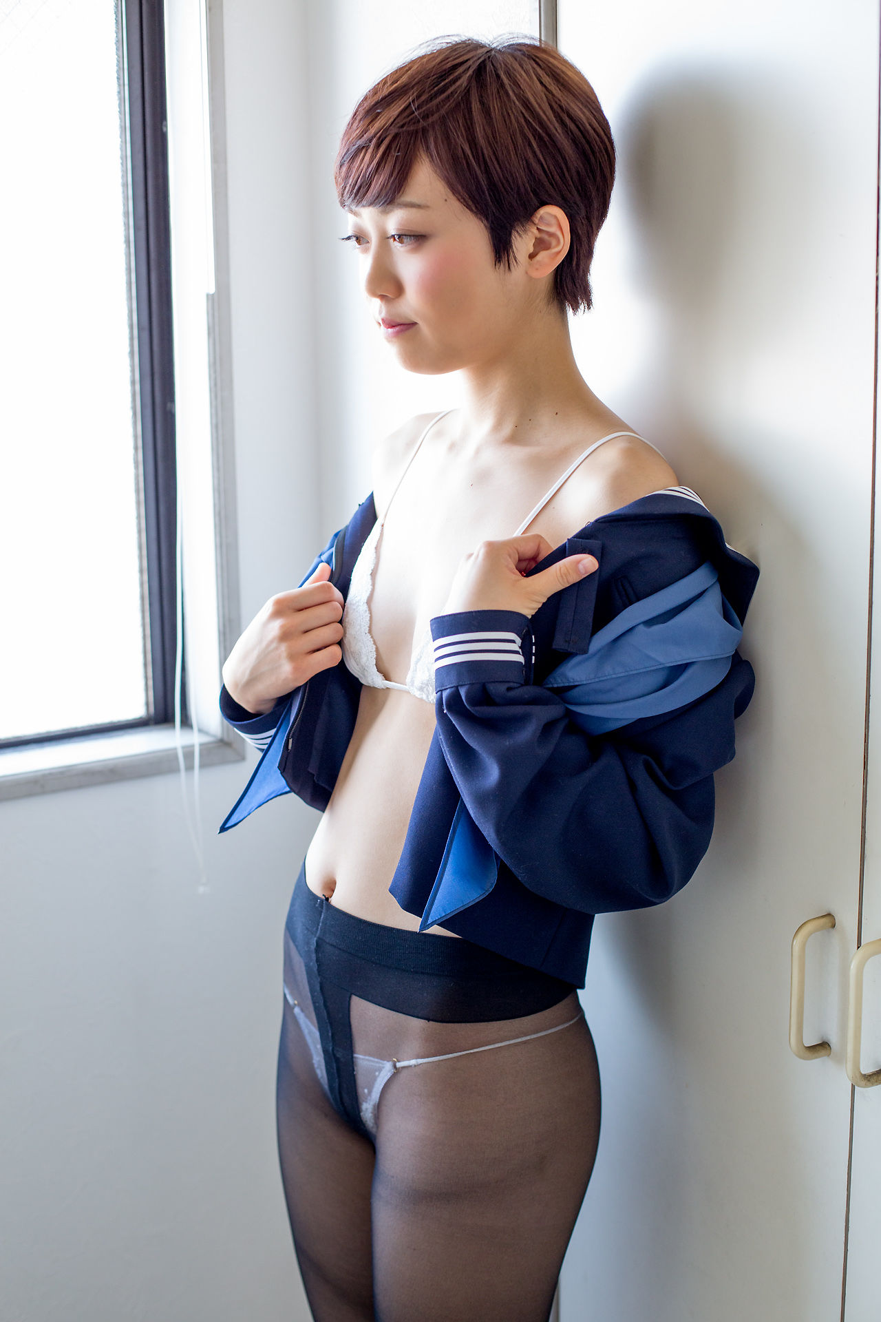 西野小春《黑丝制服+大胆诱惑》 [Minisuka.tv]