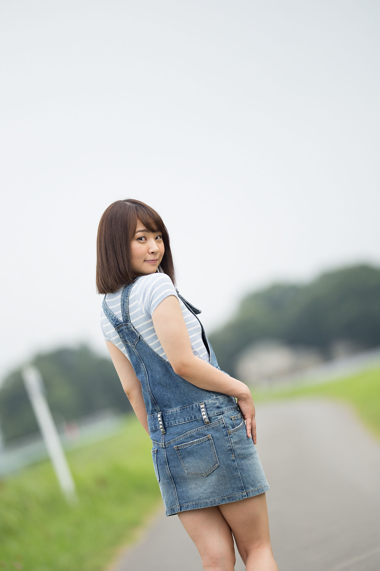 前園まみこ《牛仔裙诱惑+比基尼》 [Minisuka.tv]