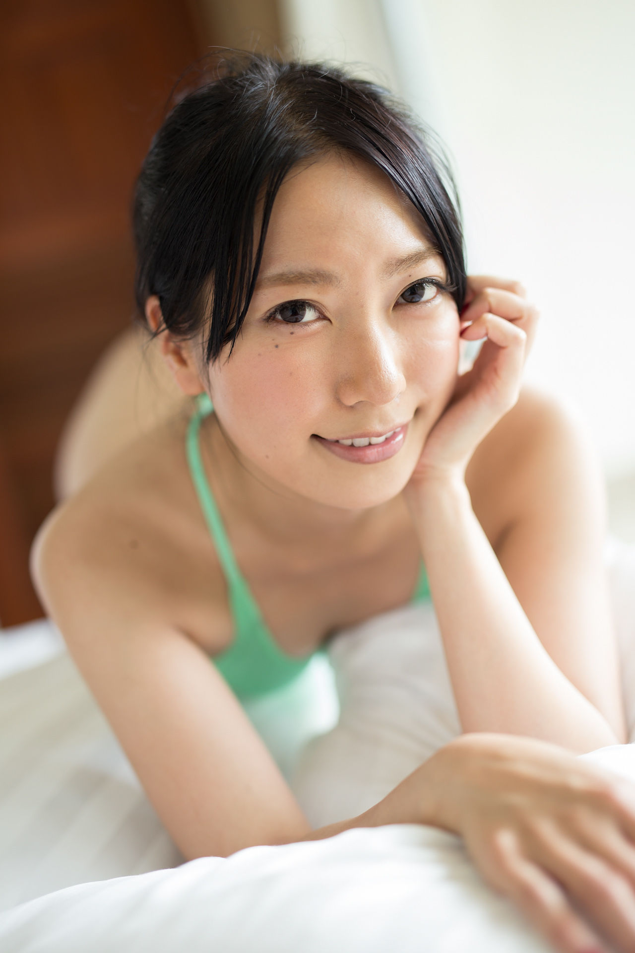 三田羽衣《长裙睡衣+丁字裤+高叉》 [Minisuka.tv]