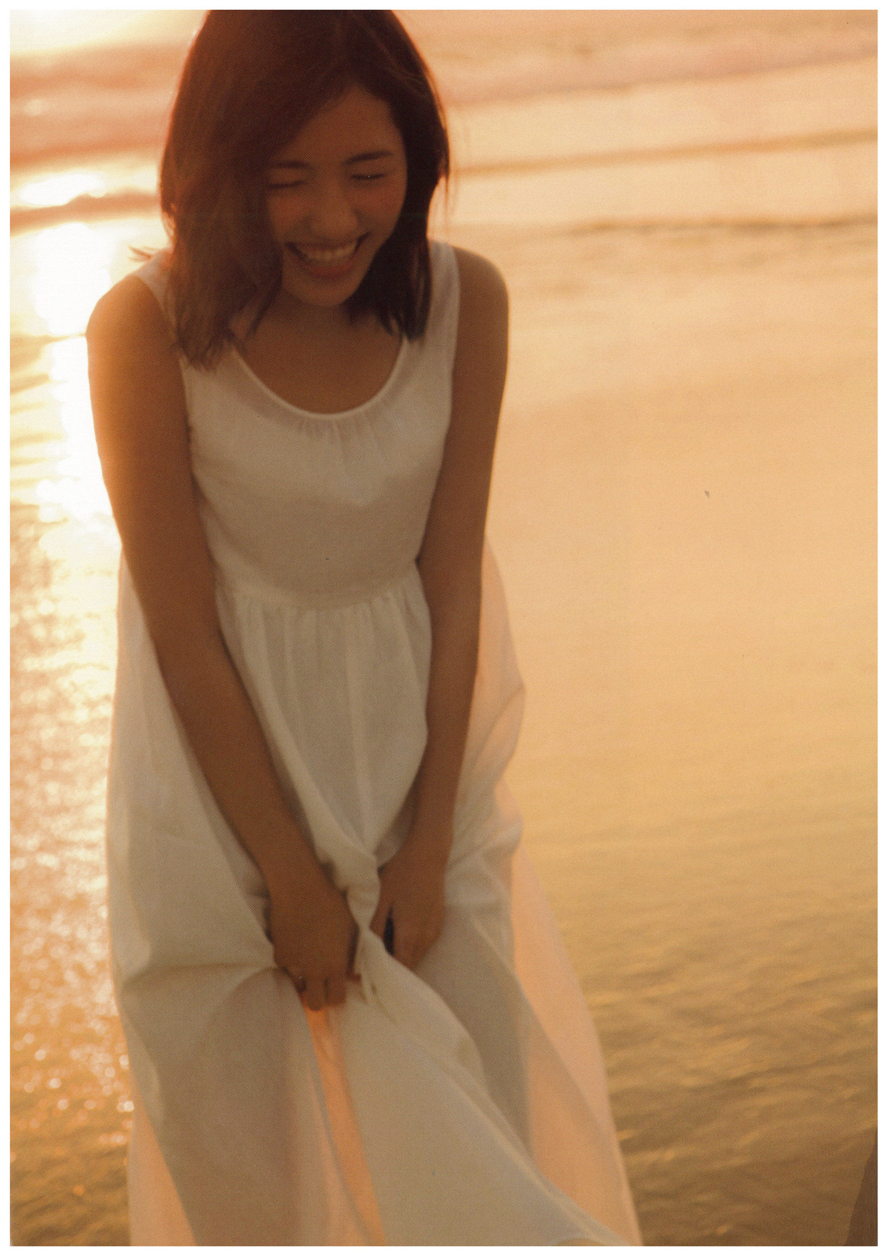 渡辺麻友『知らないうちに』 [PhotoBook]