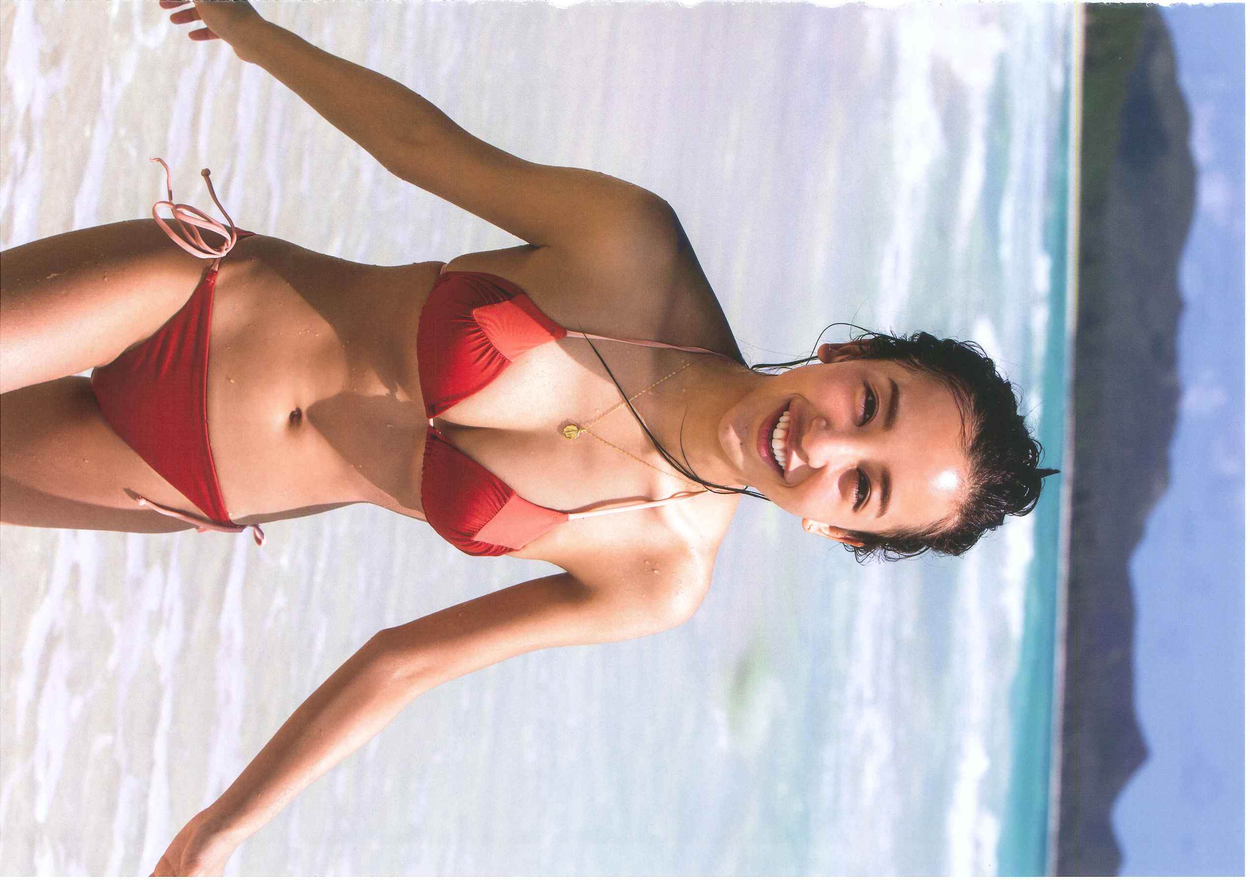 板野友美《release》 [PhotoBook]