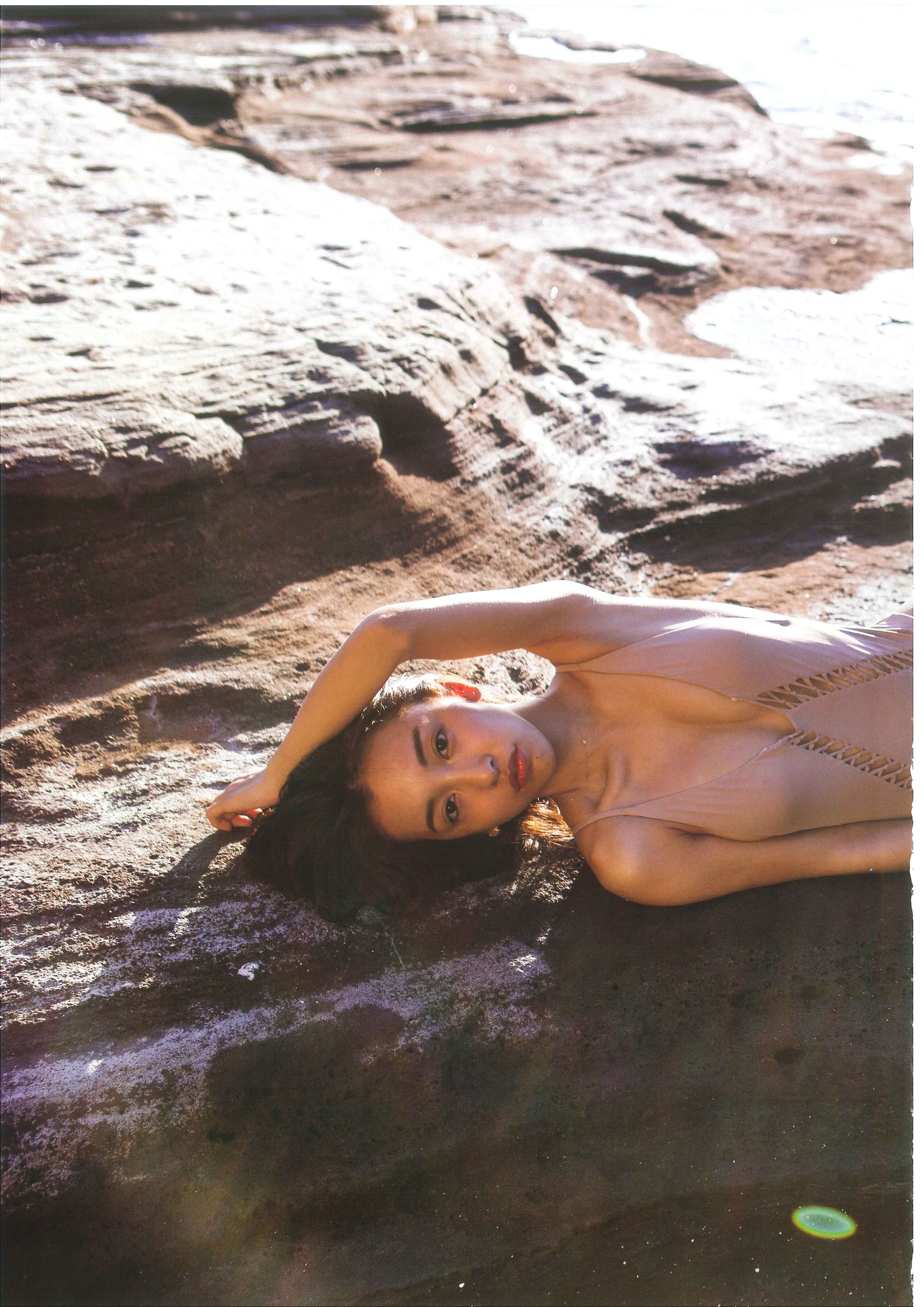 板野友美《release》 [PhotoBook]