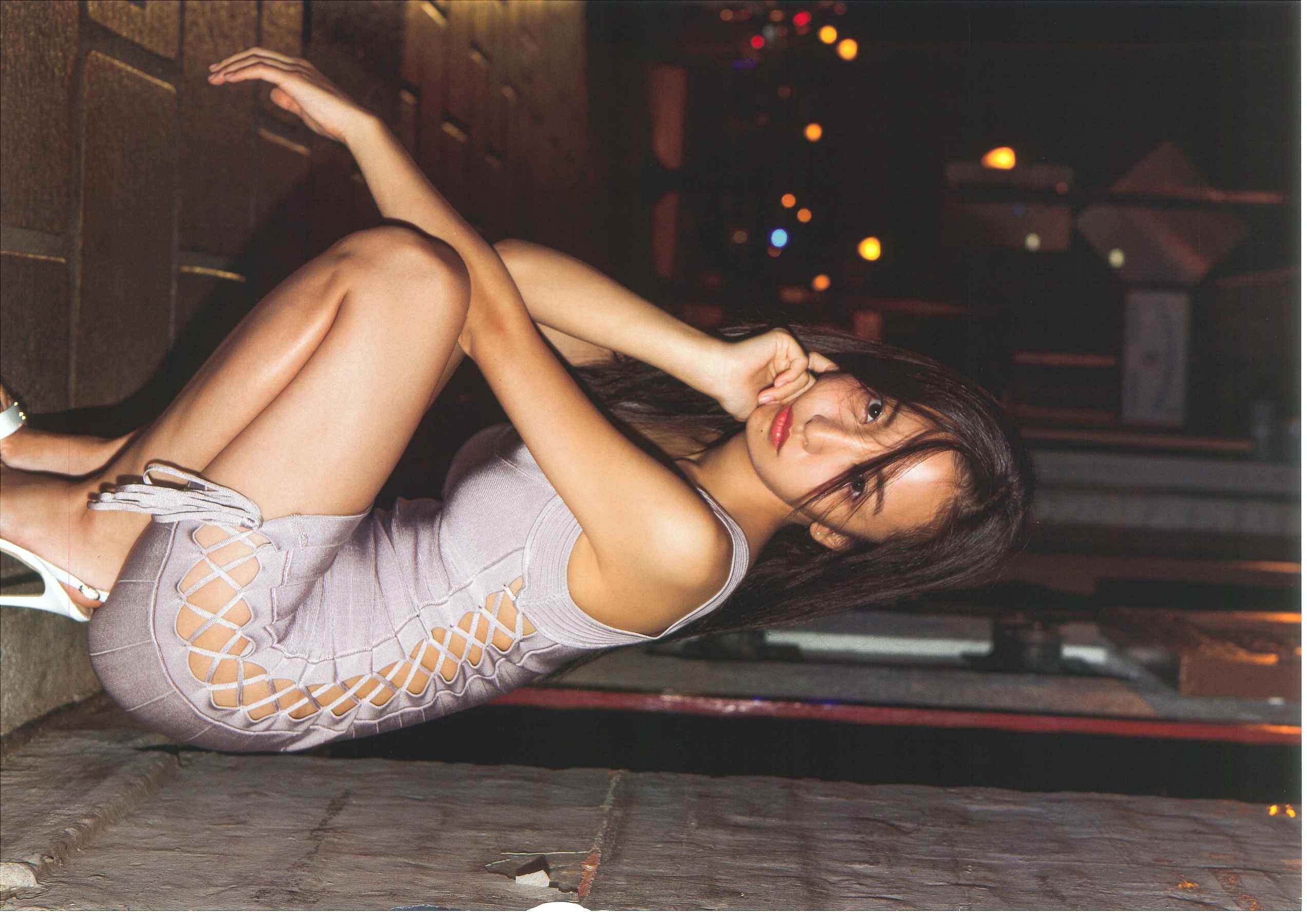 板野友美《release》 [PhotoBook]