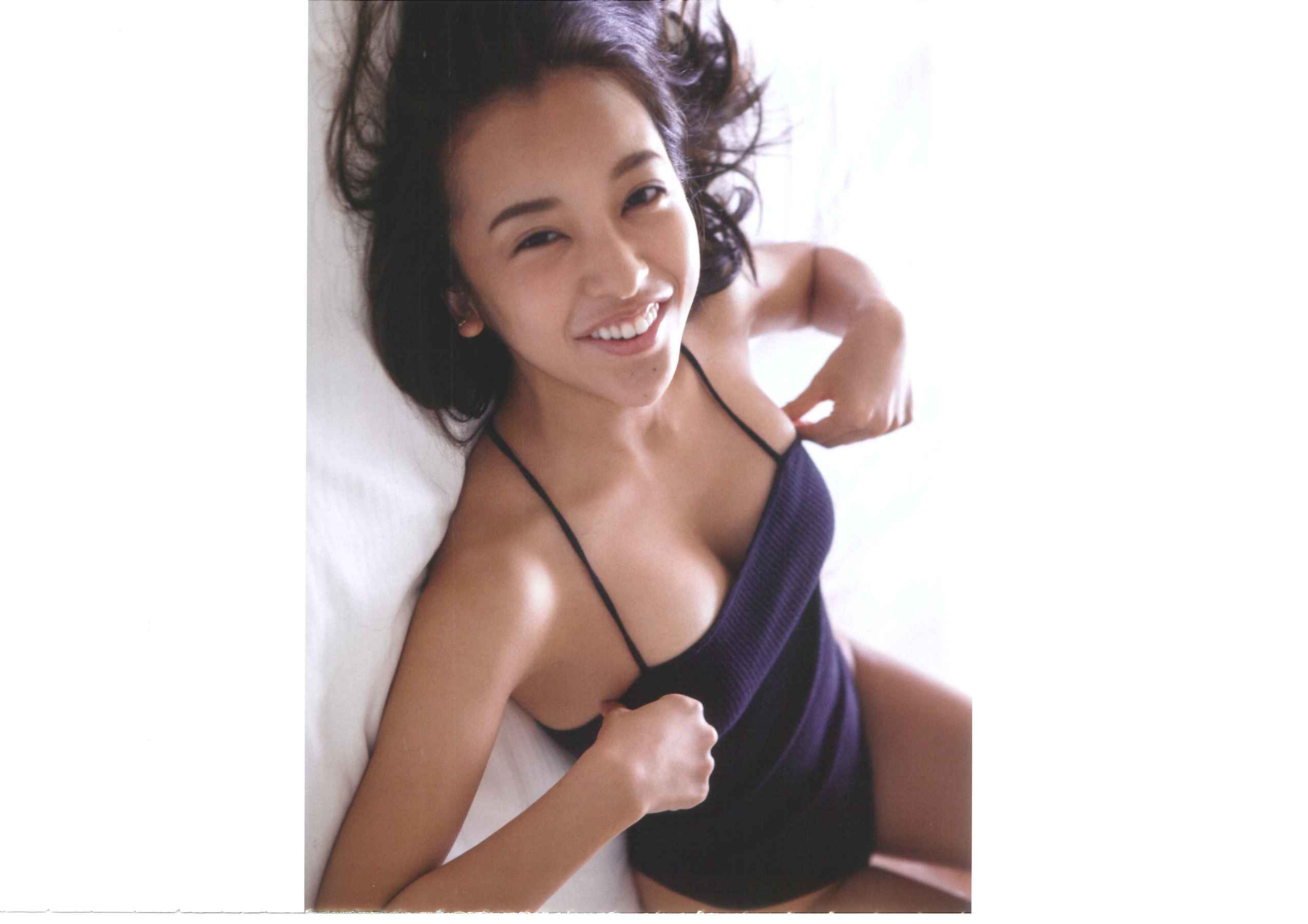 板野友美《release》 [PhotoBook]