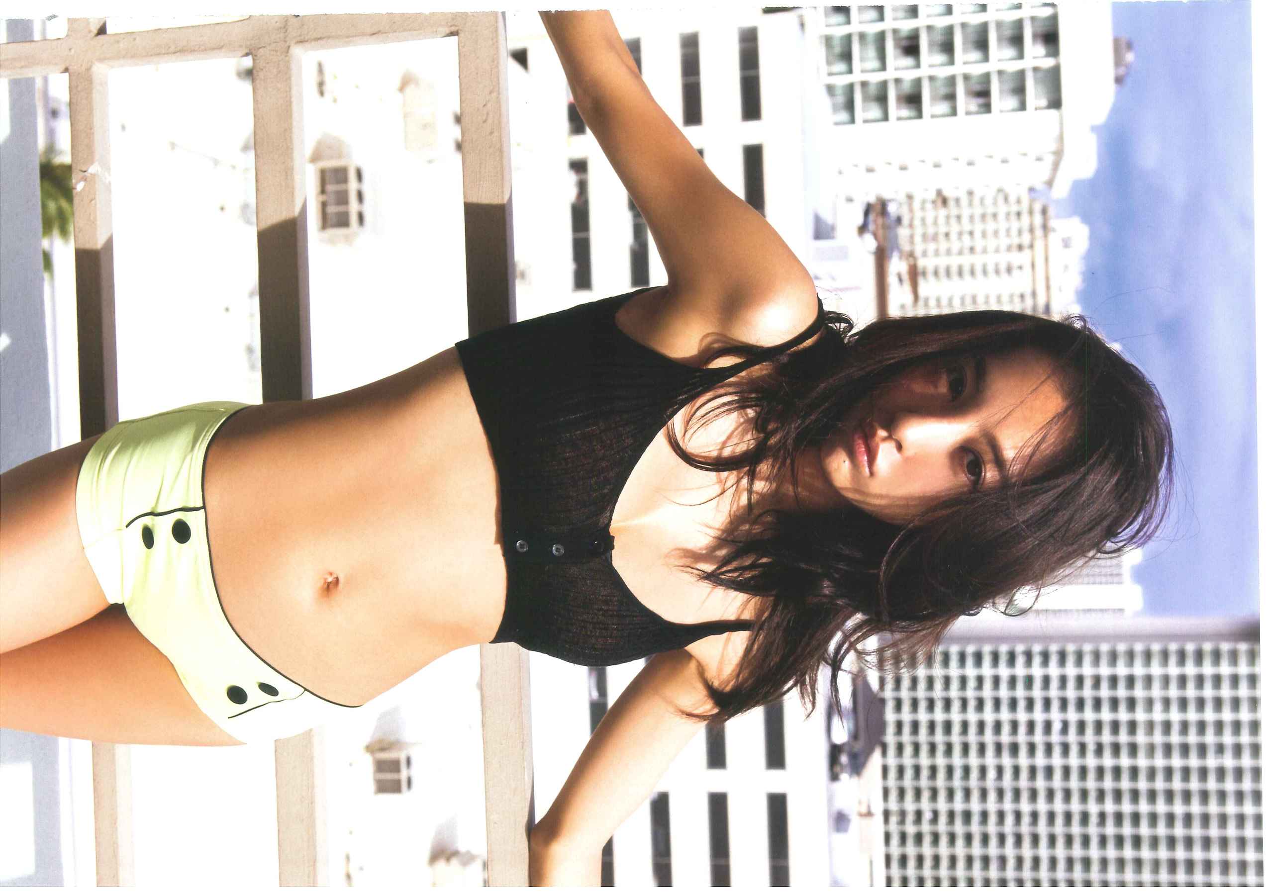 板野友美《release》 [PhotoBook]