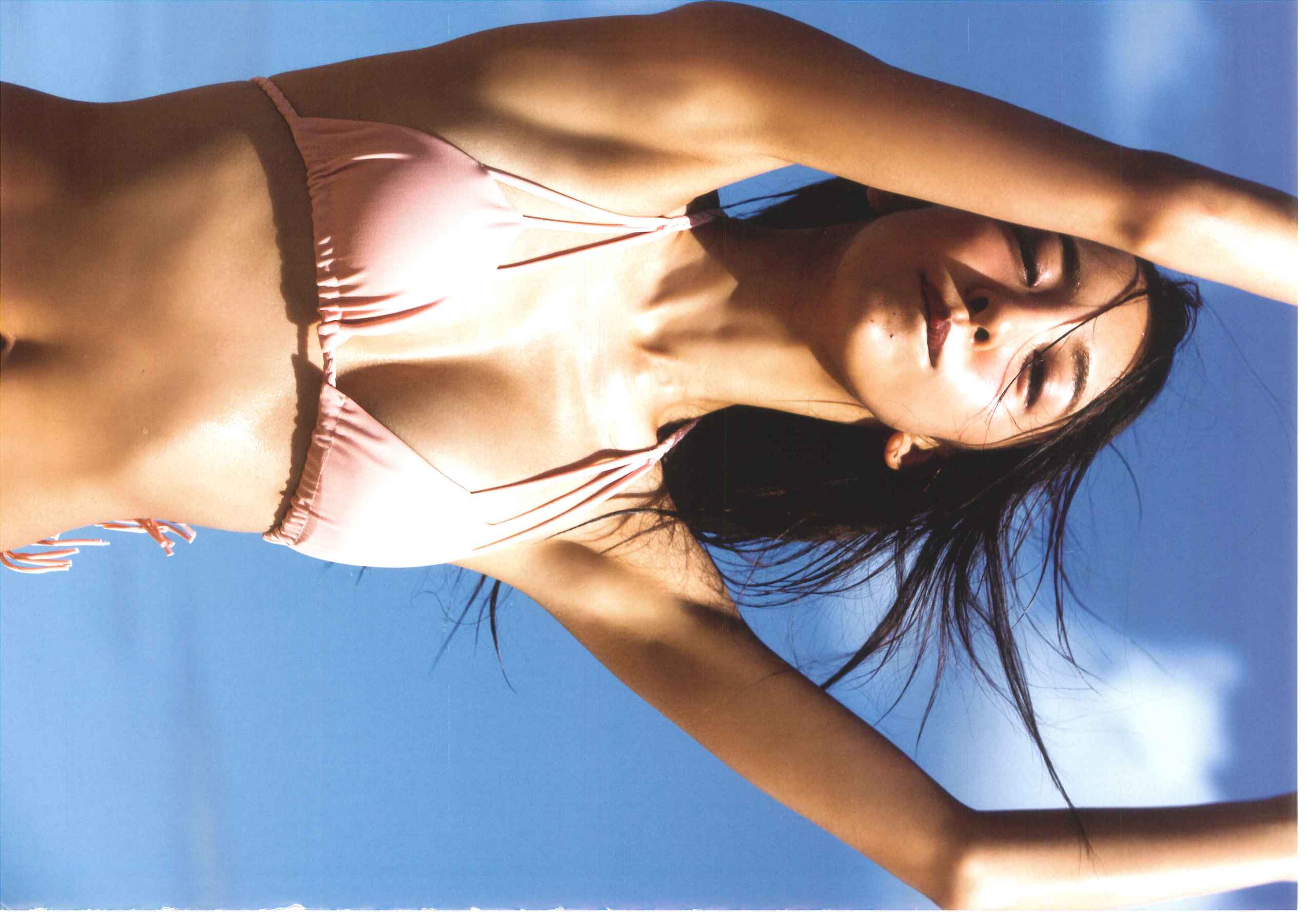 板野友美《release》 [PhotoBook]