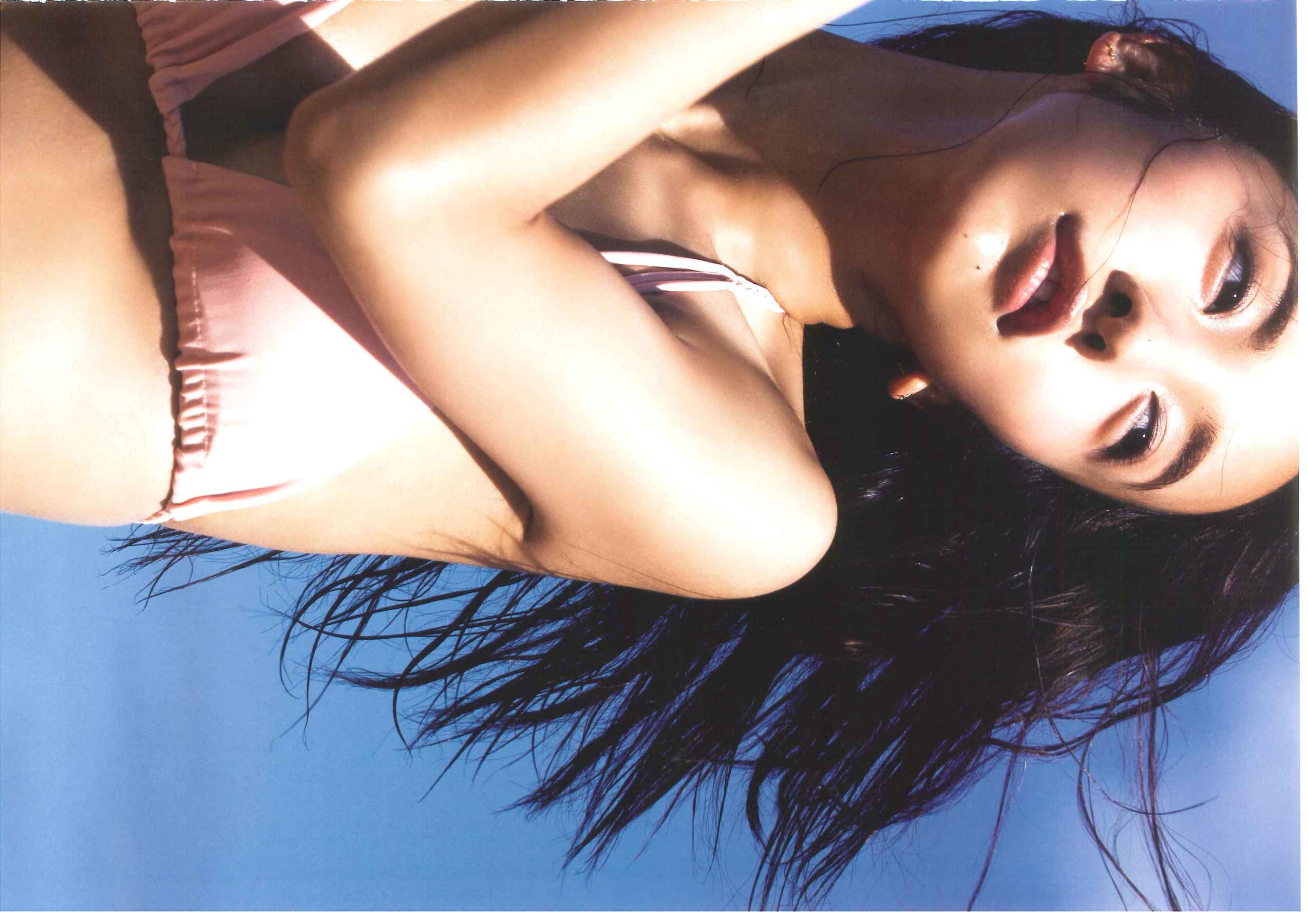 板野友美《release》 [PhotoBook]