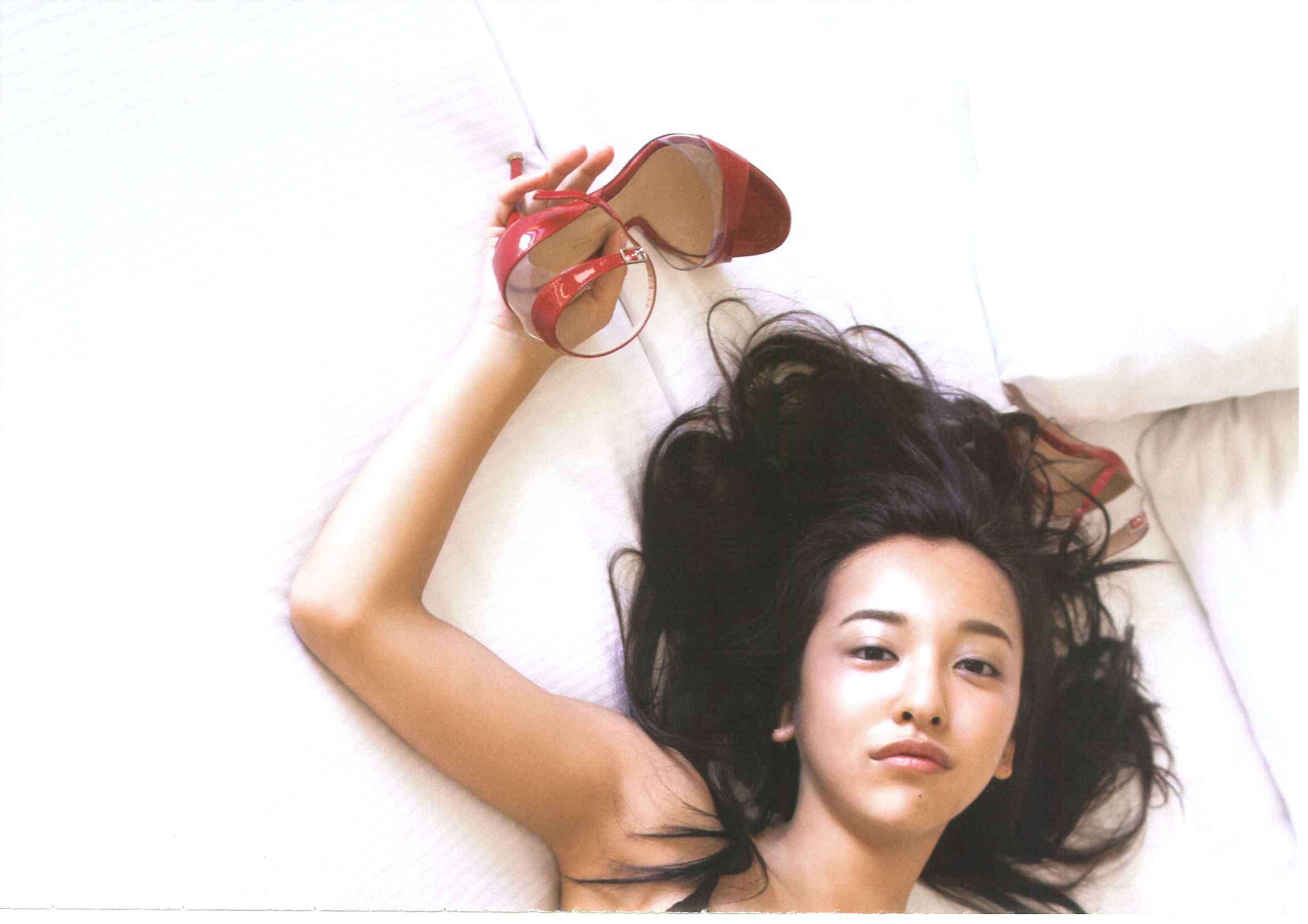 板野友美《release》 [PhotoBook]