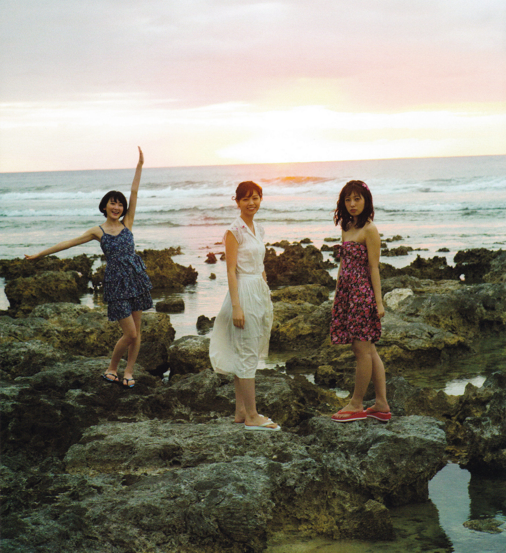 乃木坂46《极品正统清纯少女组合》 [PhotoBook]