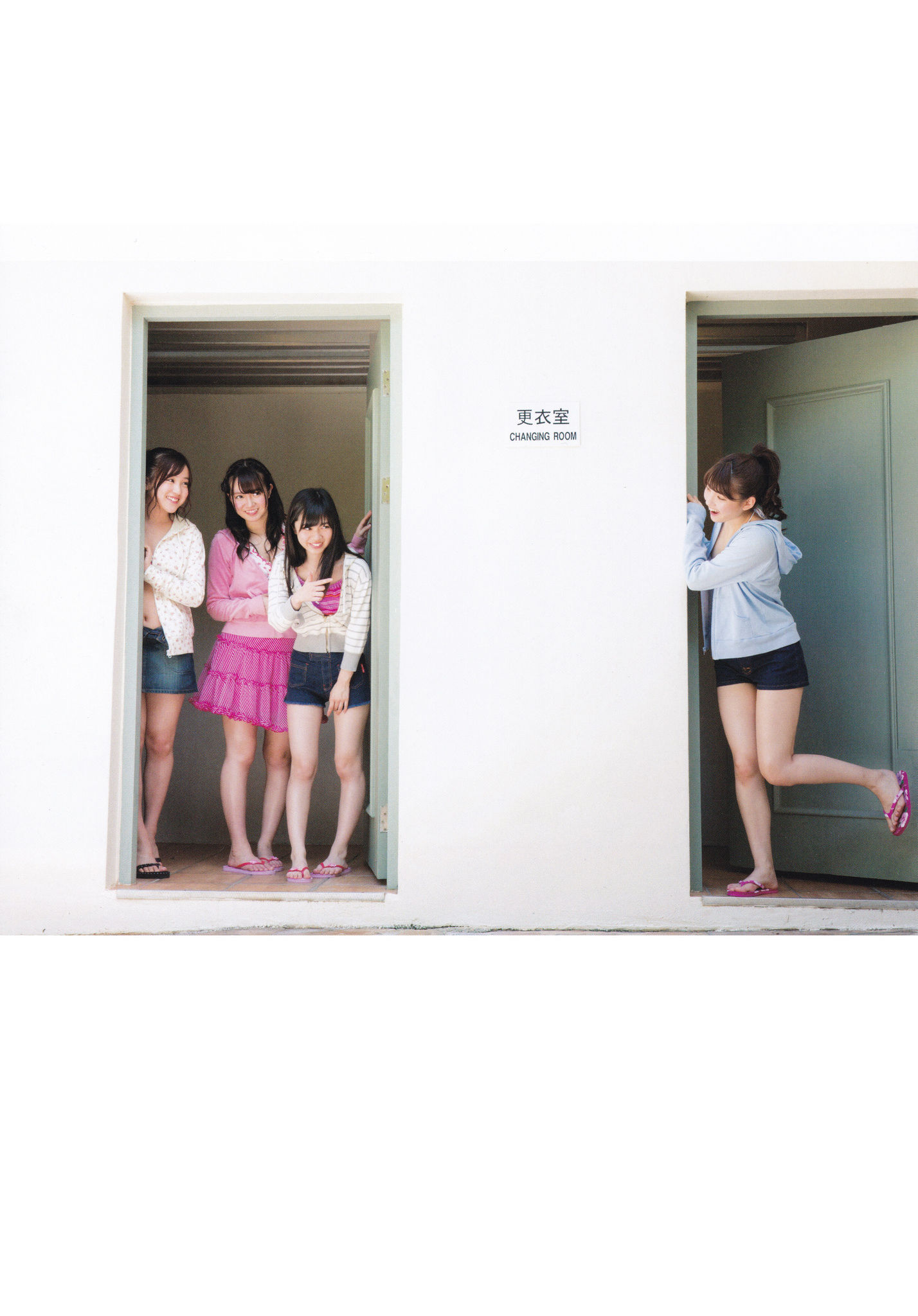 乃木坂46《极品正统清纯少女组合》 [PhotoBook]