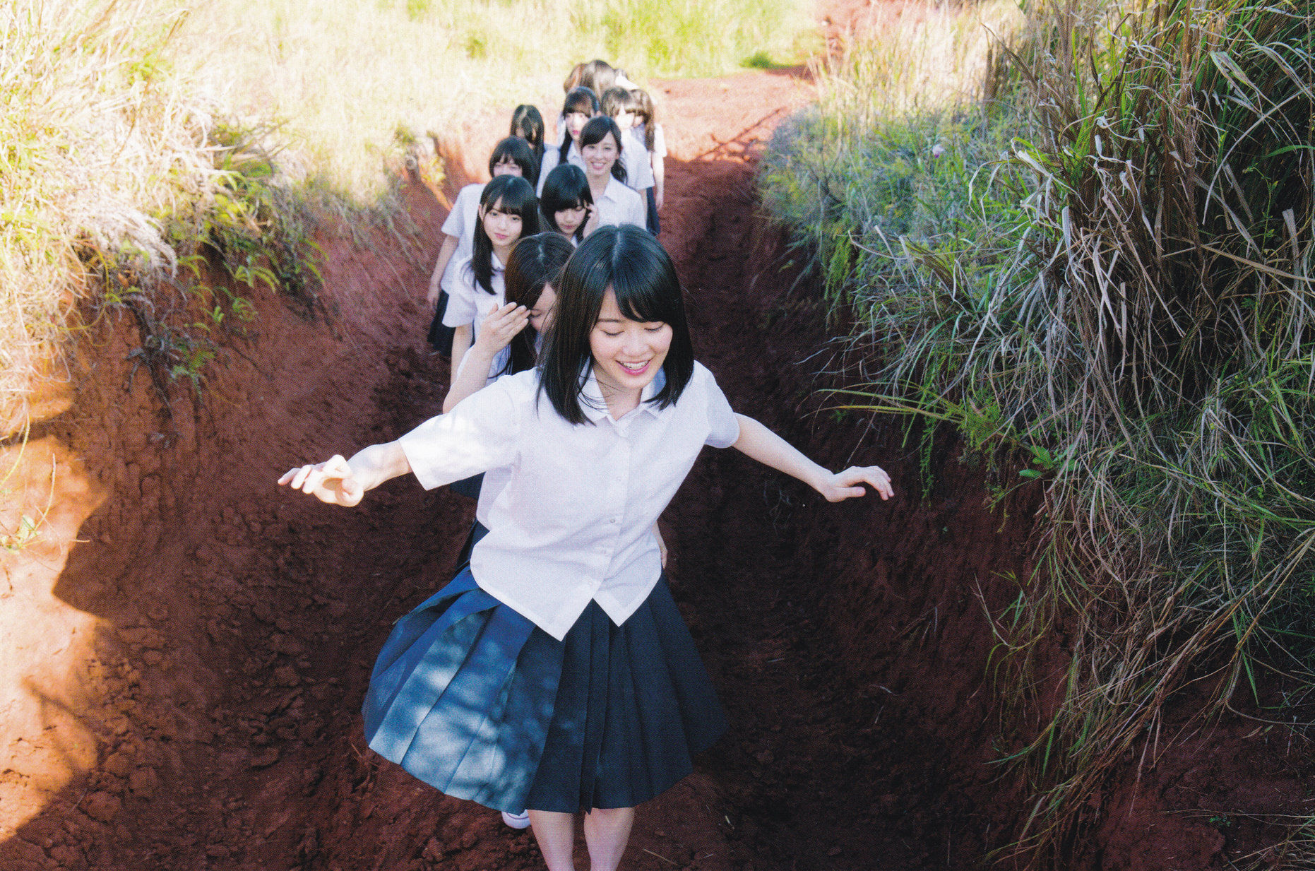 乃木坂46《极品正统清纯少女组合》 [PhotoBook]