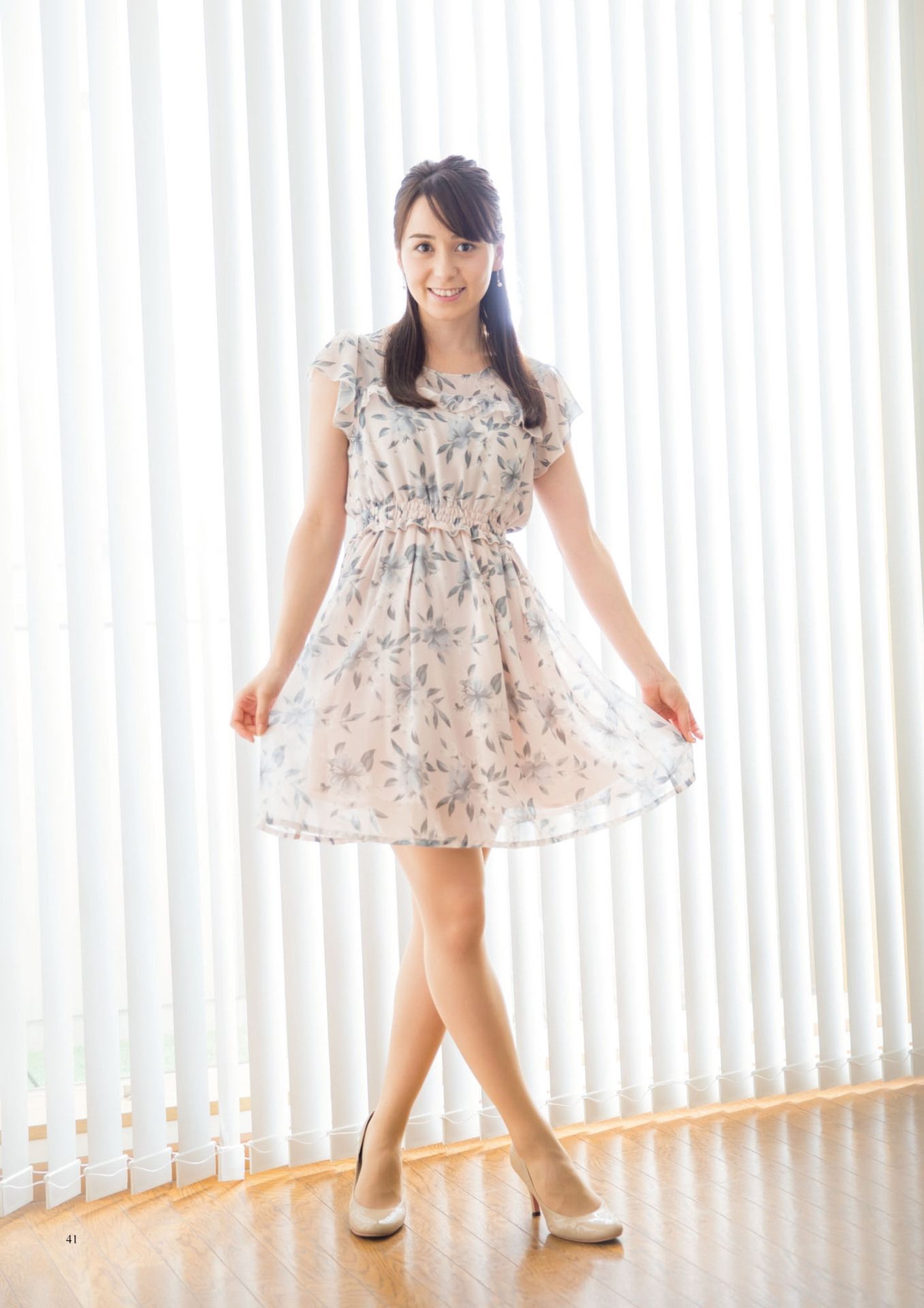 原色美人キャスター大図鑑2017《Cent Force Dprout & Kansai Fresh File》 [PhotoBook]