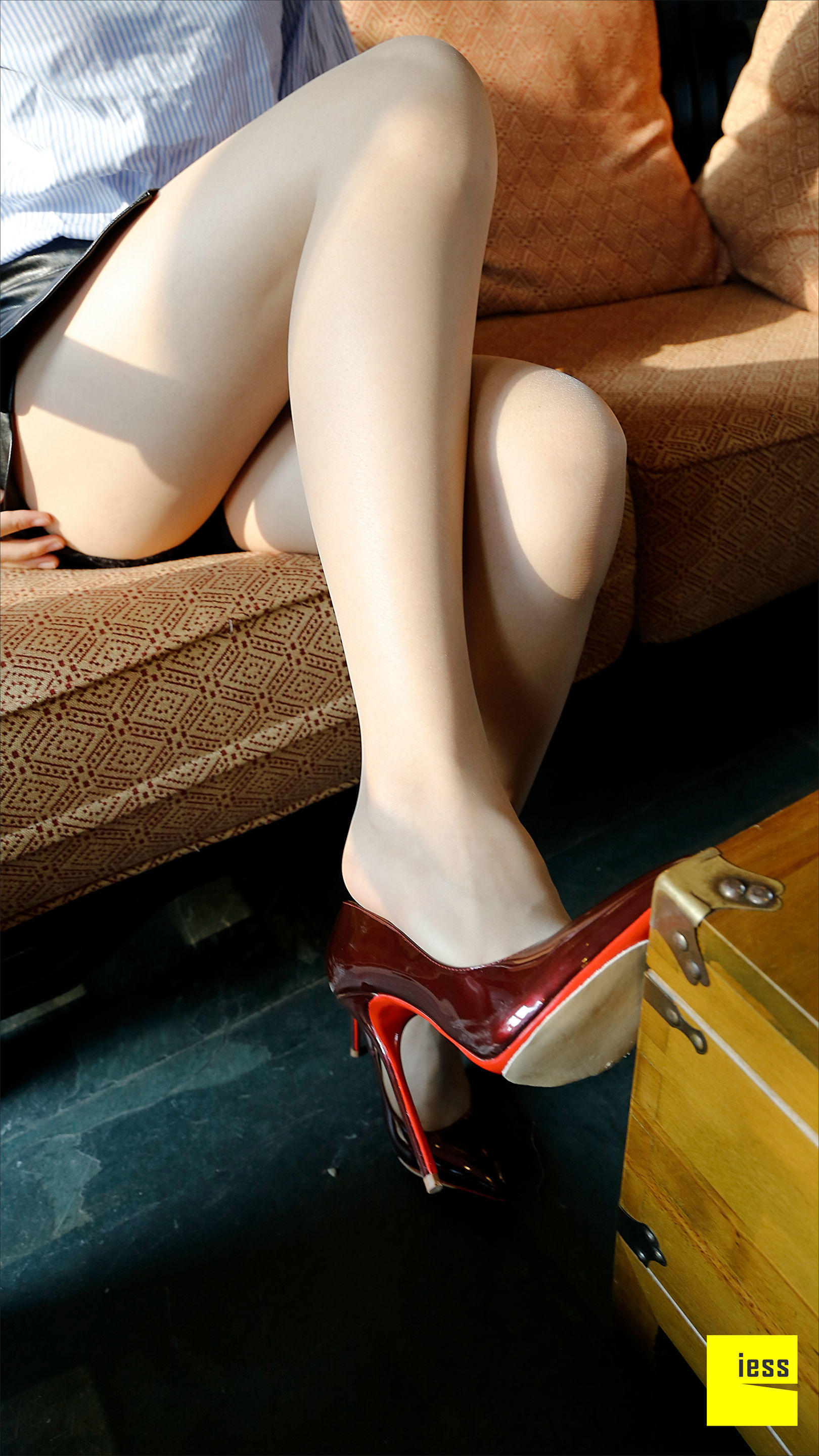 丝足便当001 SASA 《iess王牌丝足女主播莎莎》[IESS异思趣向]