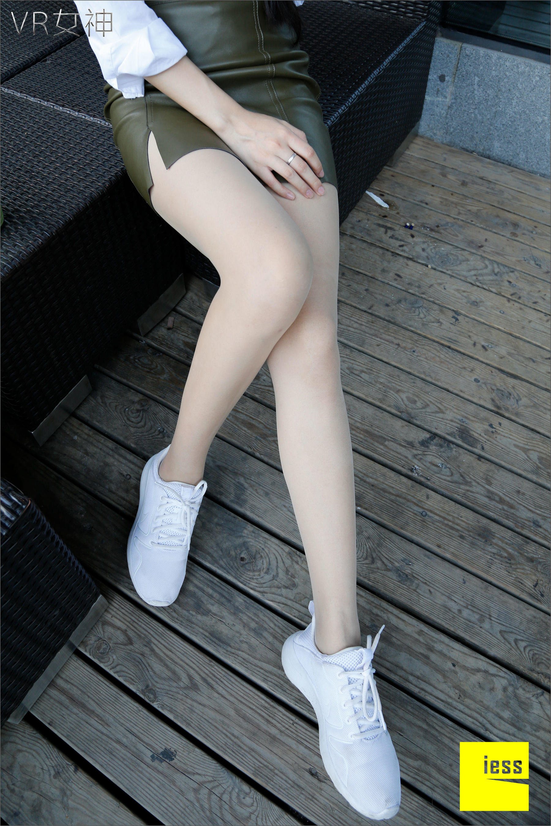 丝足便当004 SASA 《白球鞋的丝足梦游》[IESS异思趣向]