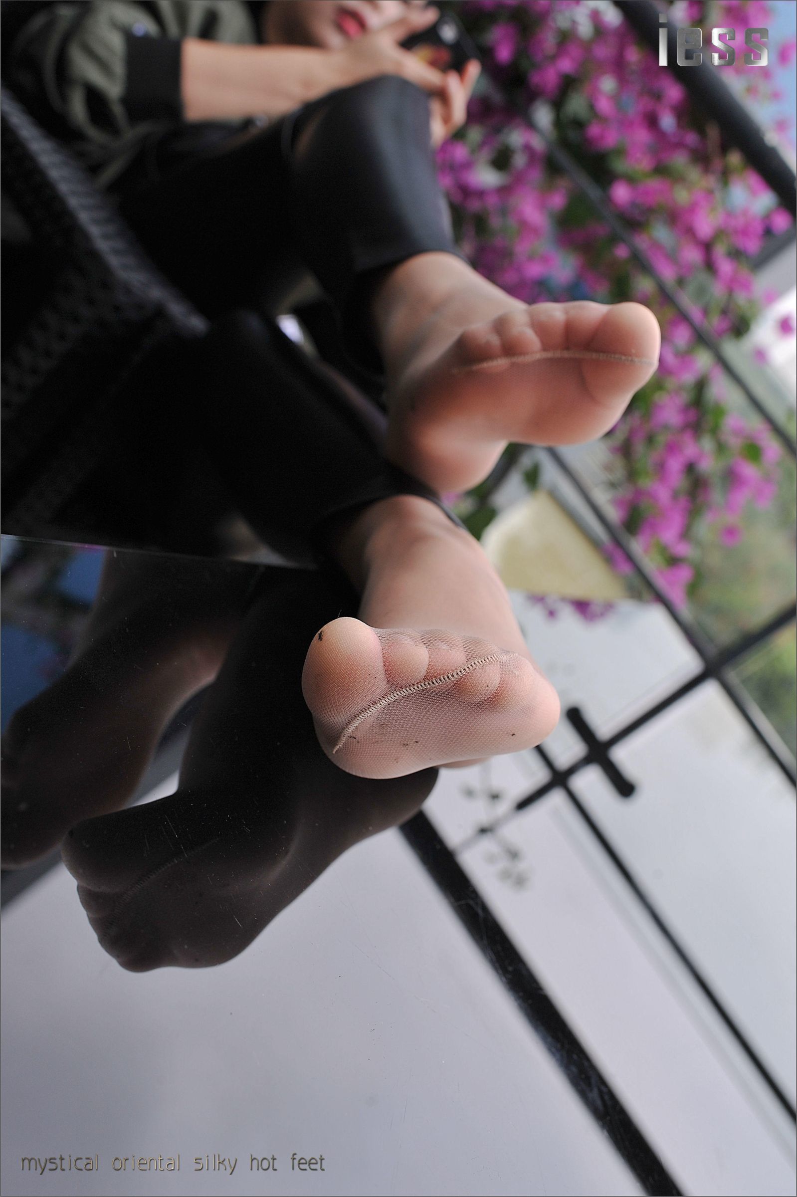 丝足便当021 羊羊 《紧绷皮裤与顺滑肉丝 2》[IESS异思趣向]