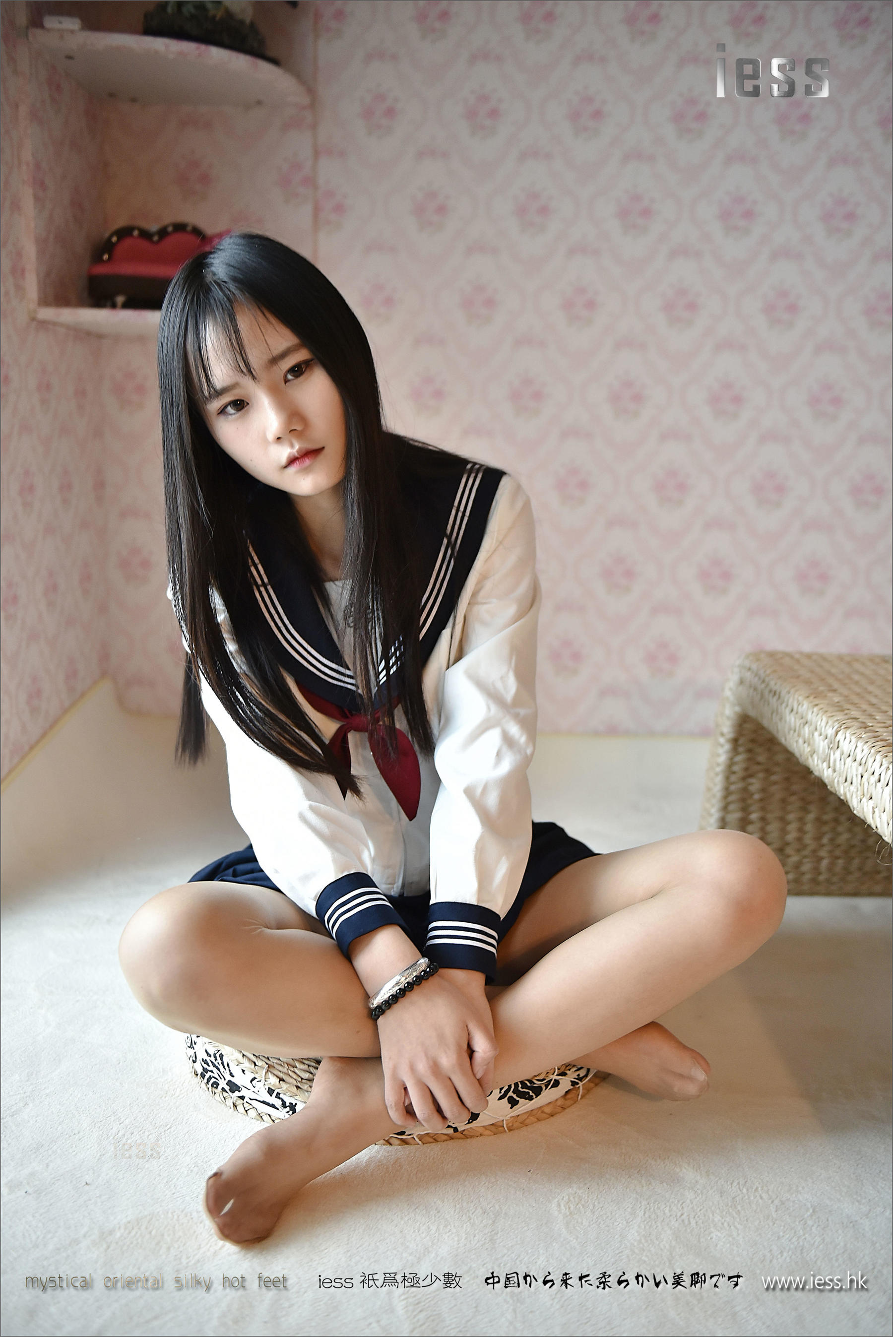 丝足便当082 琪琪 《制服系列之JK第2部-1》[IESS异思趣向]