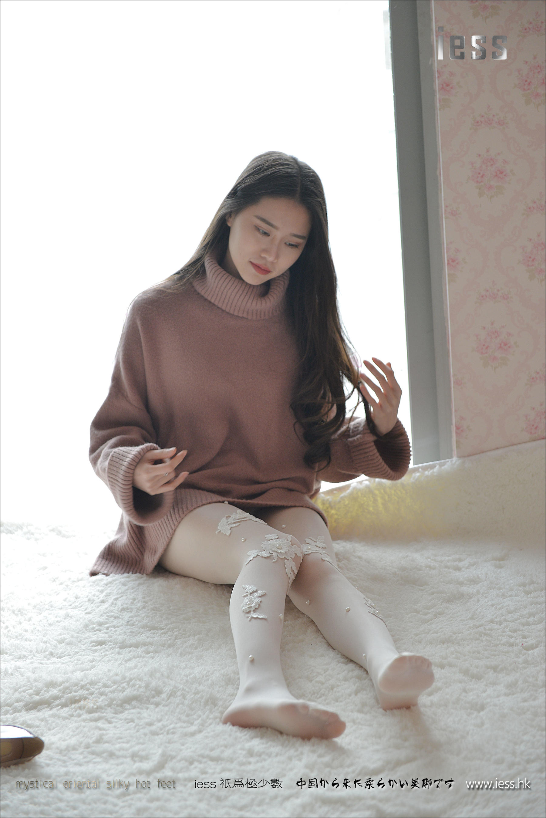 丝足便当083 佳佳 《雪莲花》[IESS异思趣向]