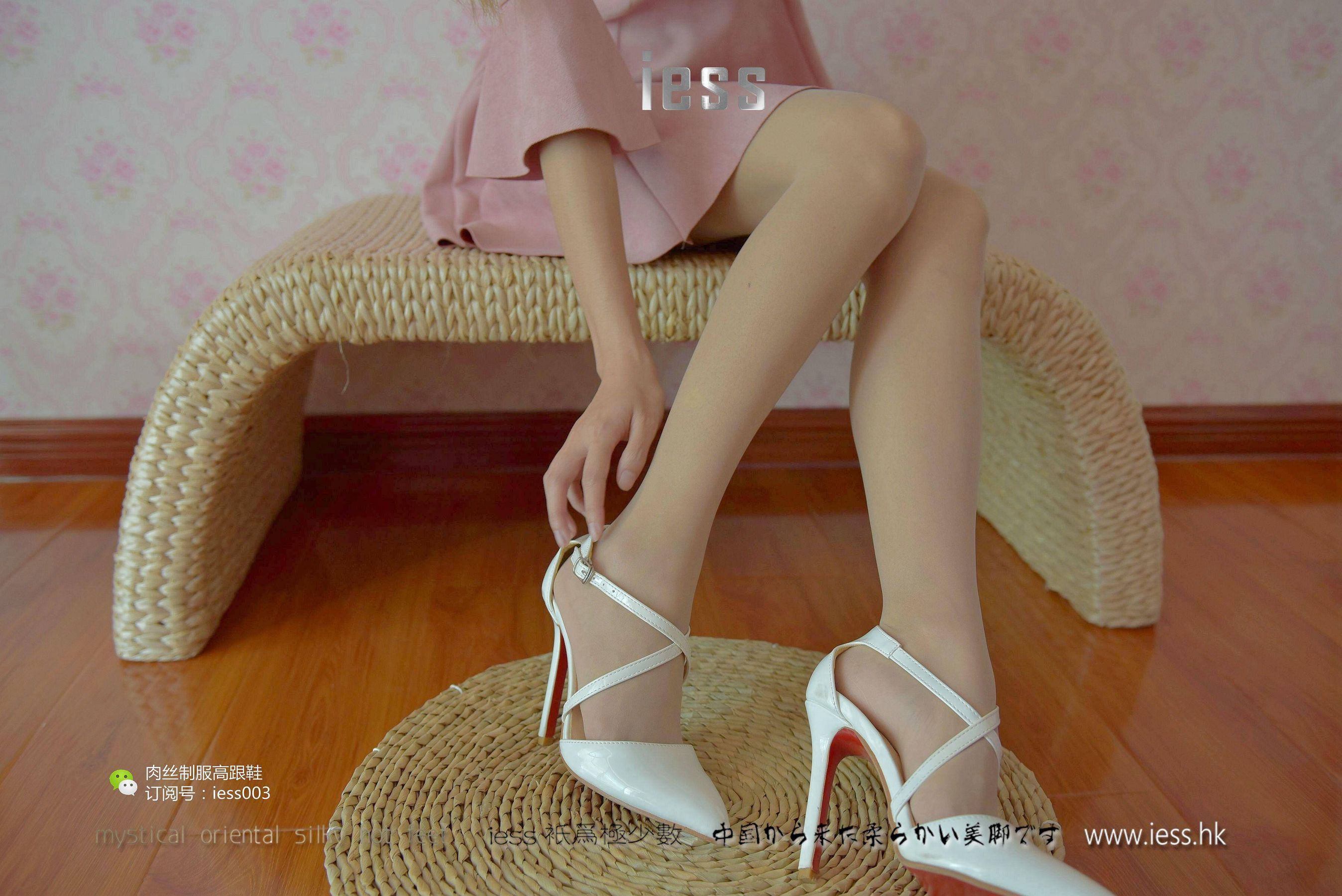 丝享家005 婉萍 《肉色长（蚕）丝》[IESS异思趣向]