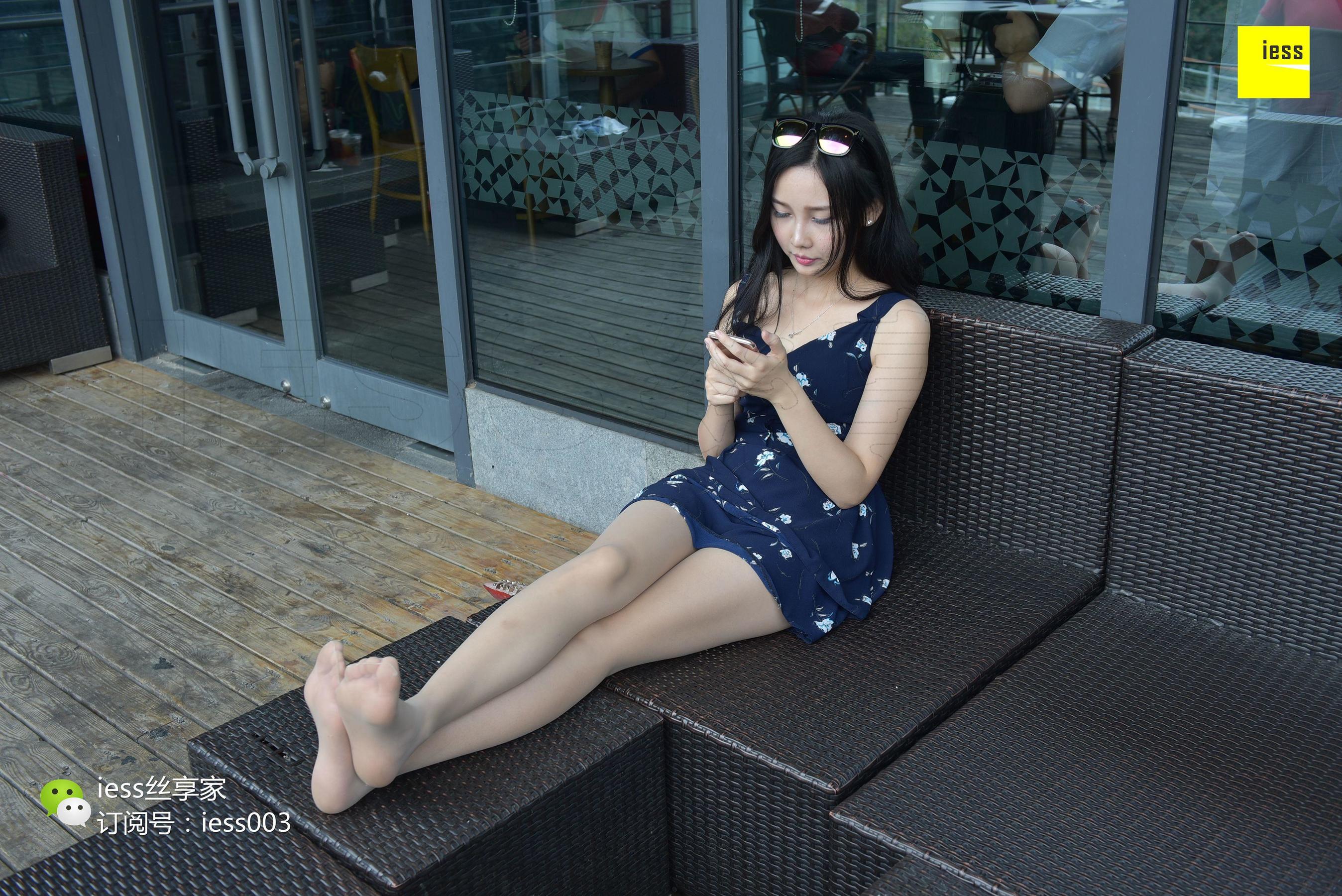 丝享家022 欣欣 《嘿！在星巴克晒太阳的姑娘》[IESS异思趣向]