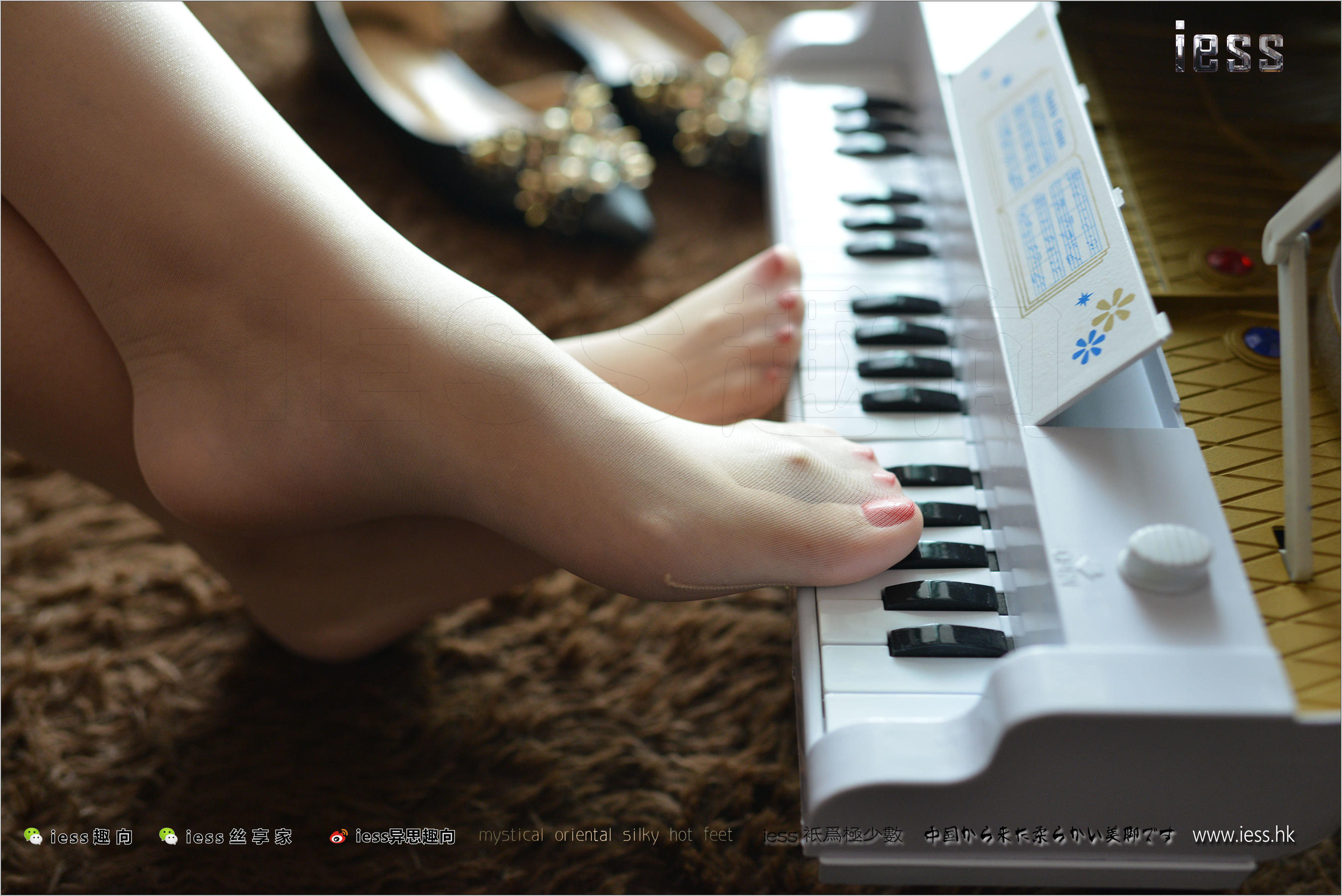 丝足便当138 人妻芳芳 《脚尖下的钢琴鸣奏曲》[IESS异思趣向]