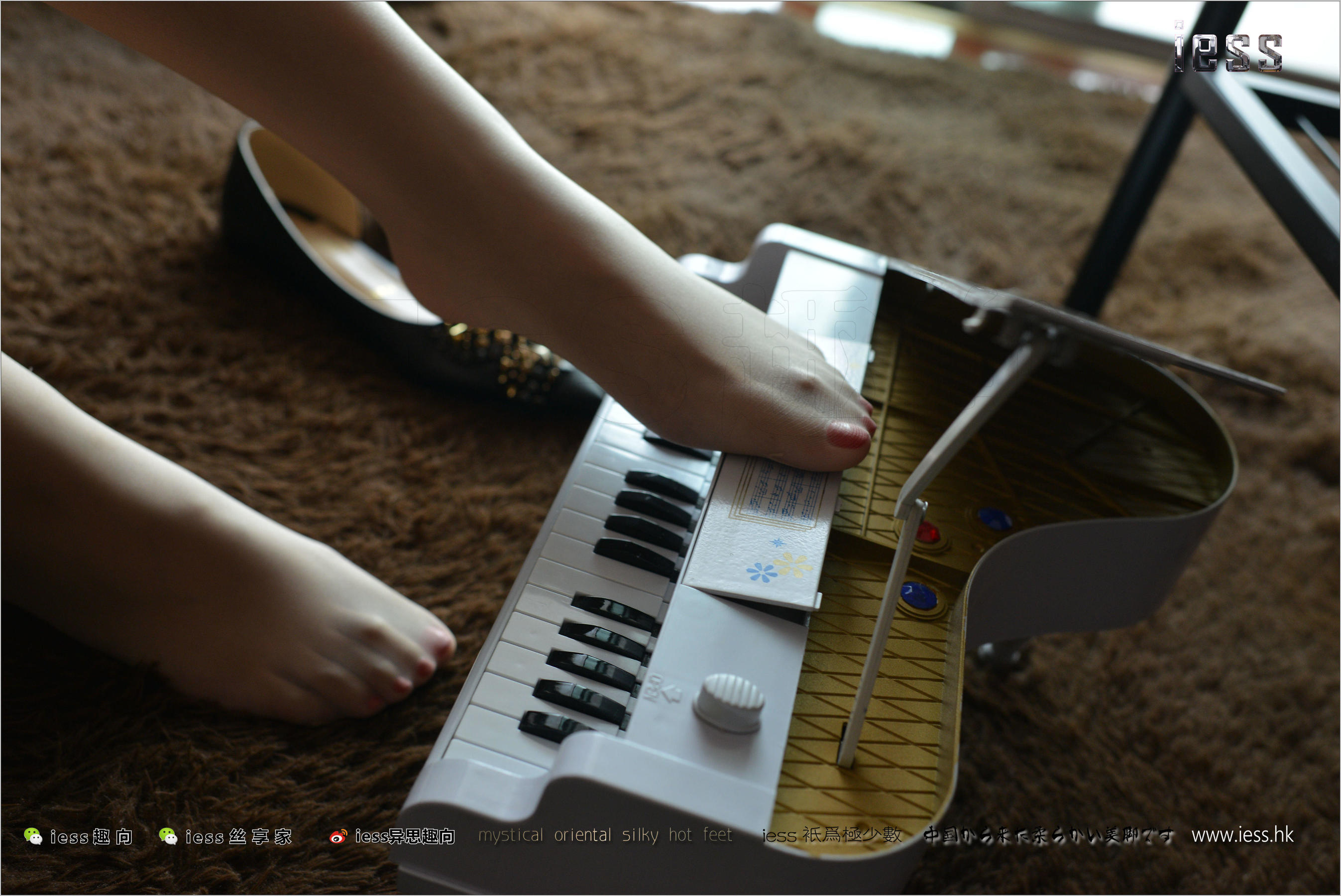 丝足便当138 人妻芳芳 《脚尖下的钢琴鸣奏曲》[IESS异思趣向]