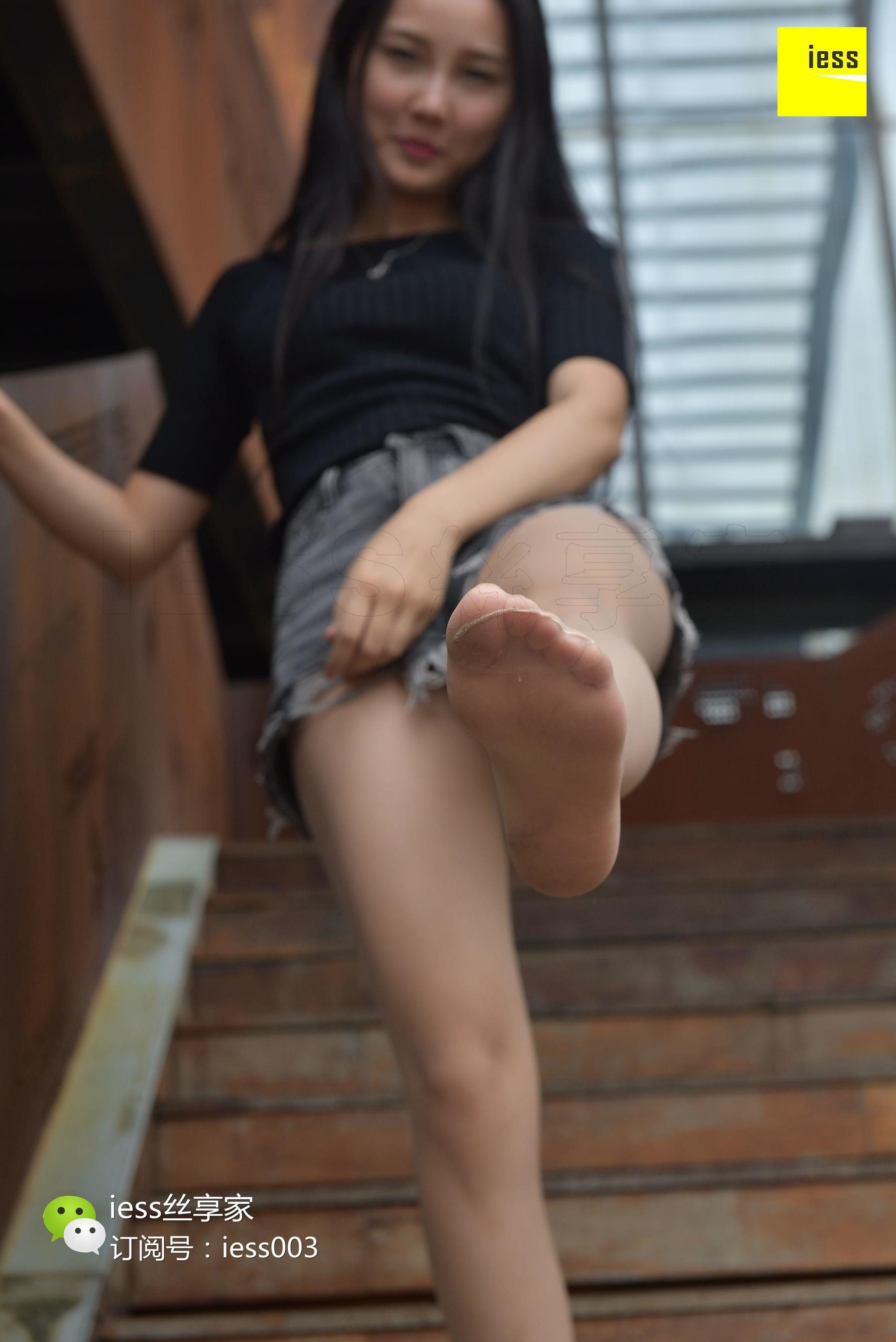 丝享家051 欣欣 《超短热裤肉丝Ⅱ》[IESS异思趣向]