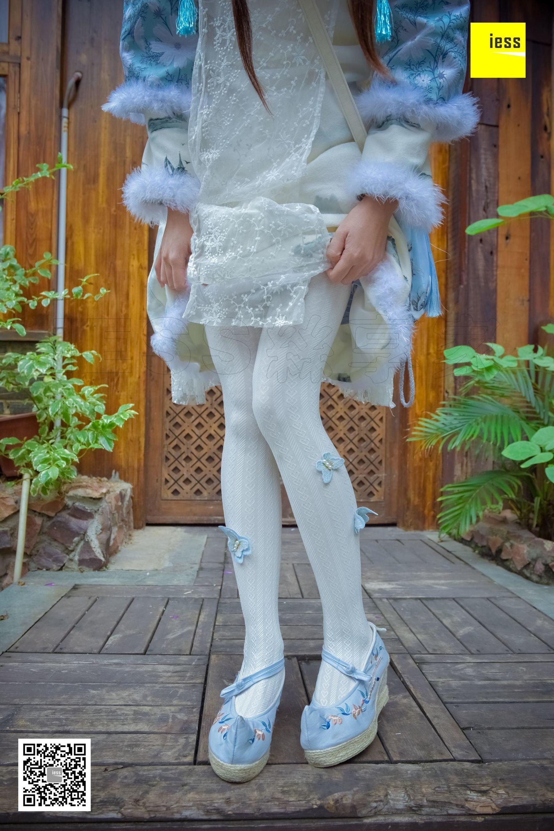 丝享家122 木木 《汉服绣花鞋白色袜》[IESS异思趣向]