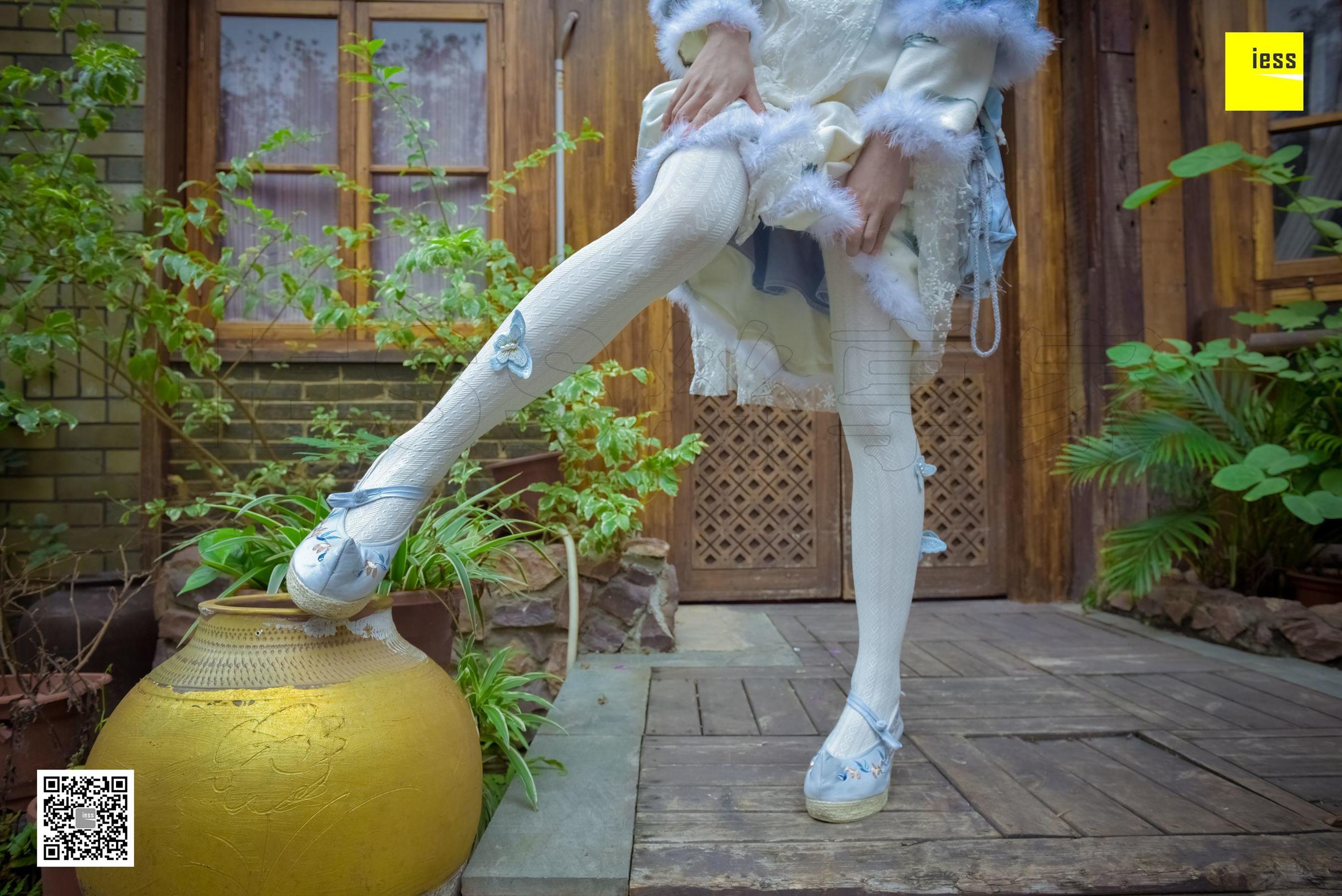 丝享家122 木木 《汉服绣花鞋白色袜》[IESS异思趣向]