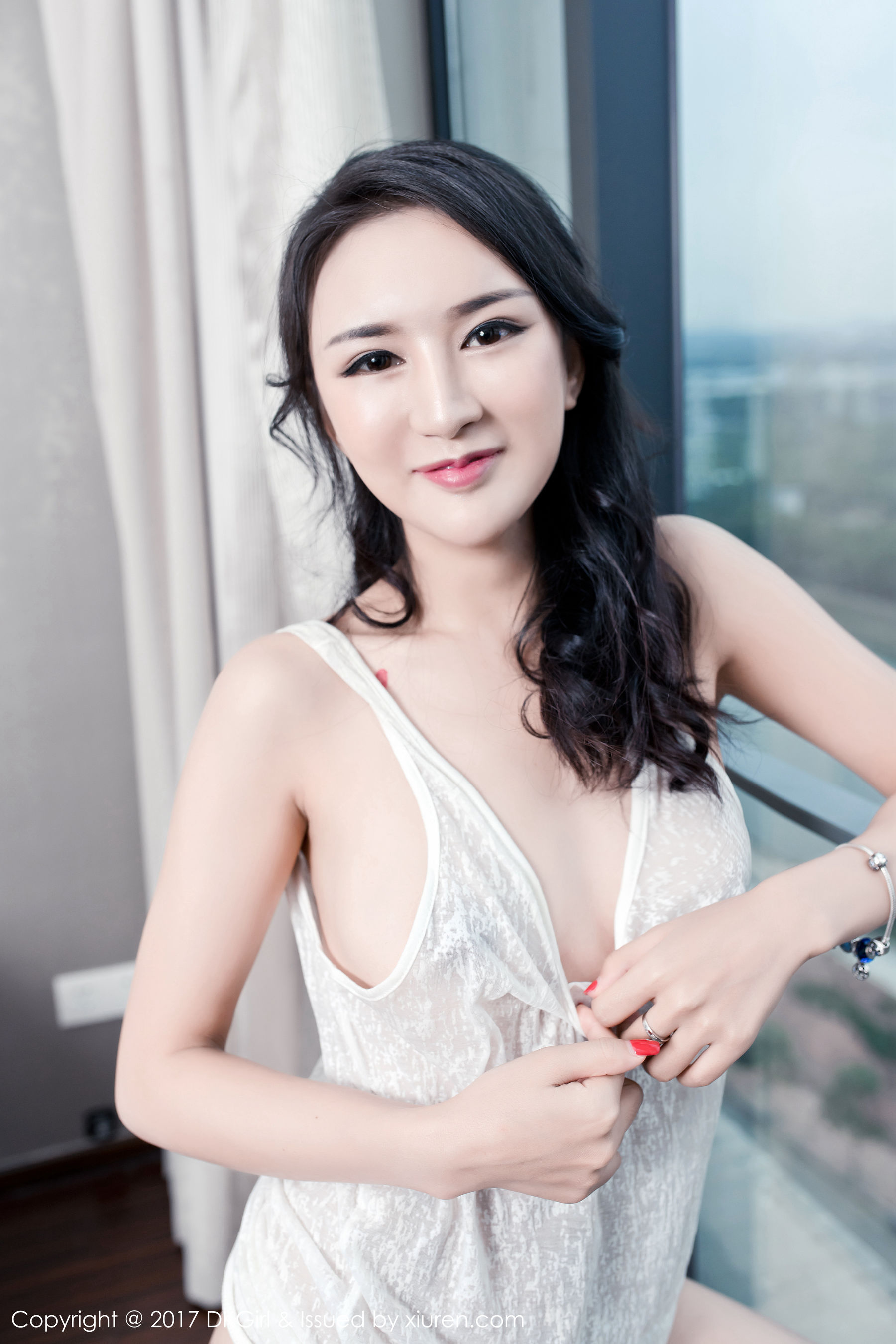 梅哥《真空演绎美乳美臀诱惑》 [DK御女郎] VOL.047