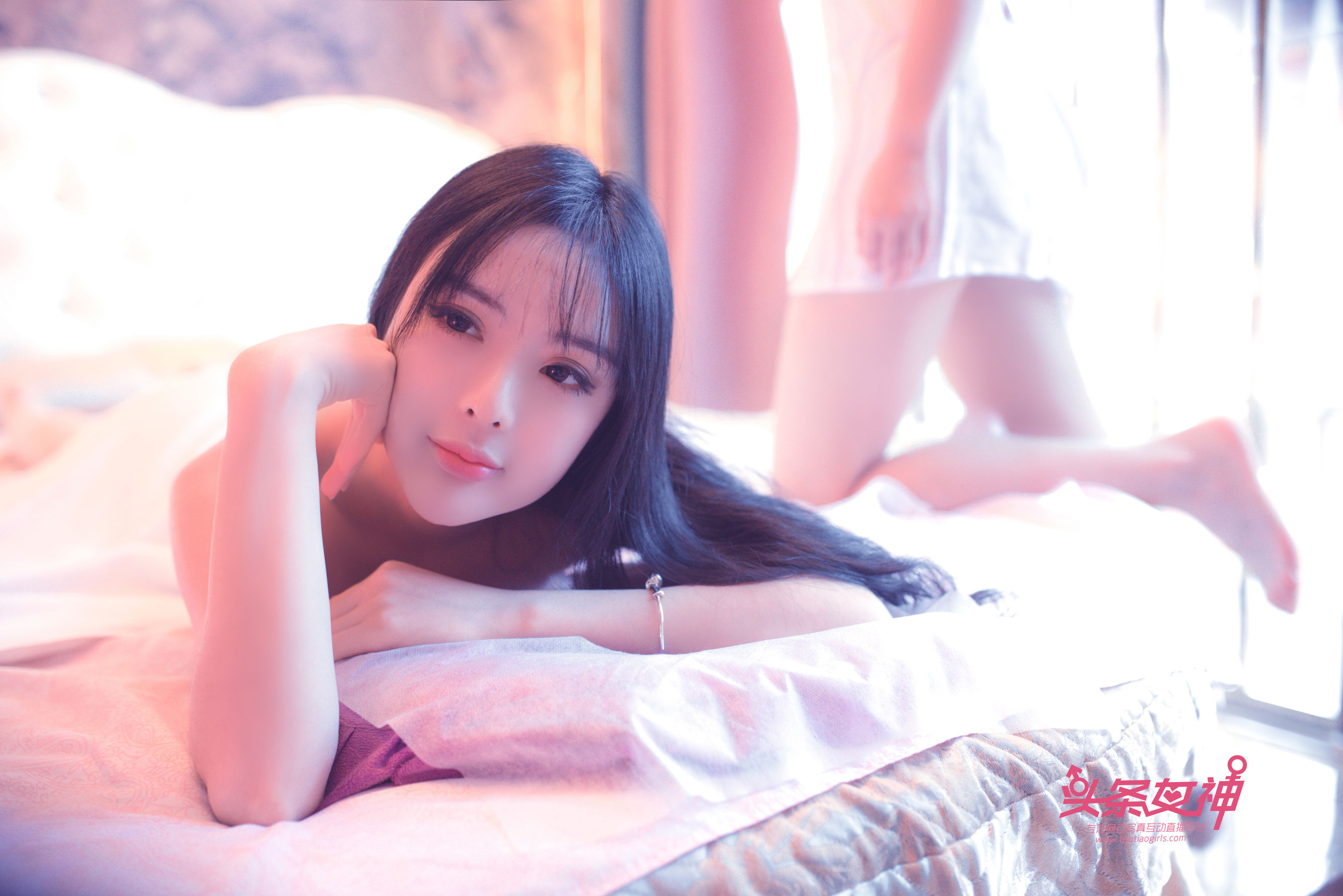 周熙妍《梦游仙境》 [头条女神TouTiao]