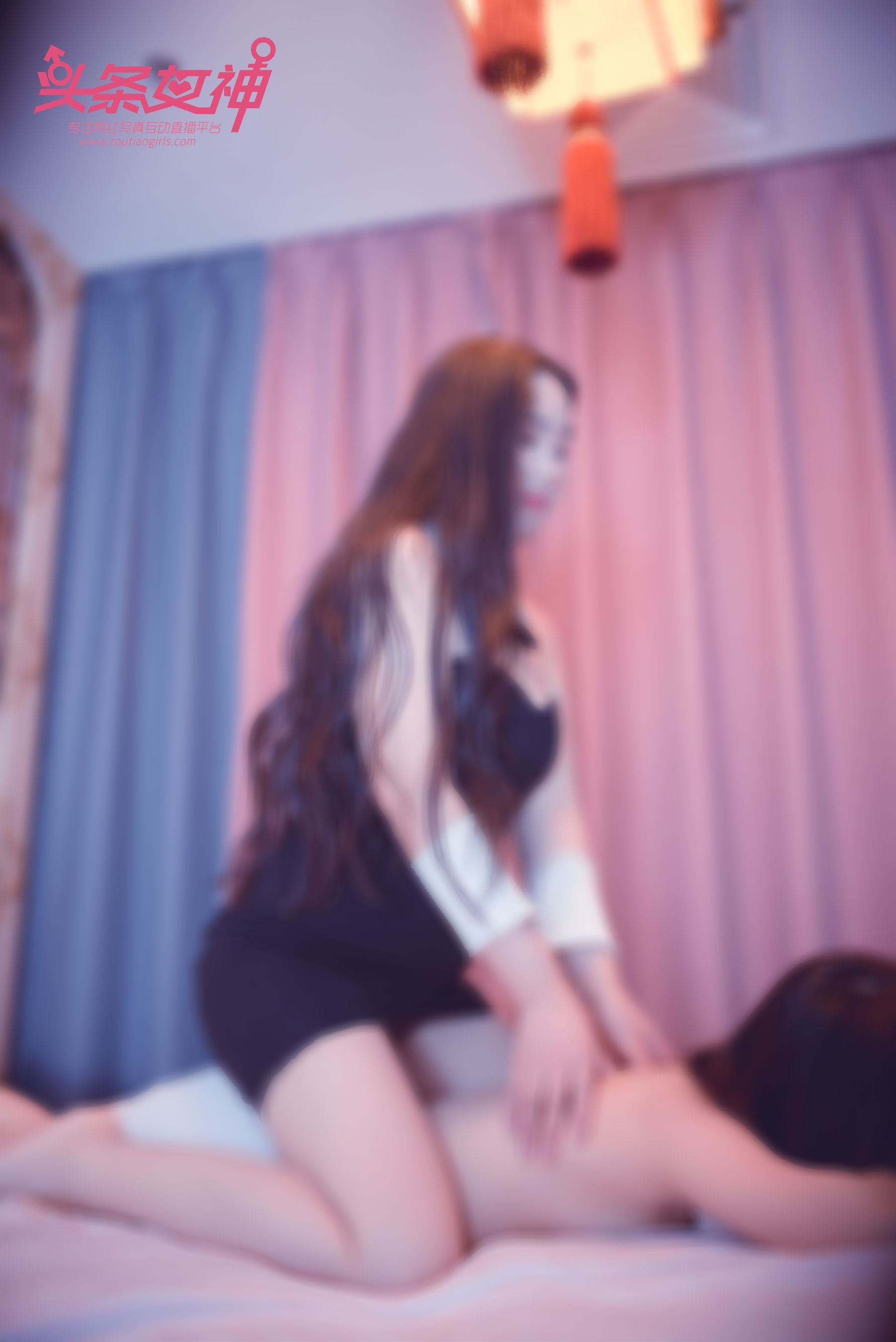 周熙妍《梦游仙境》 [头条女神TouTiao]