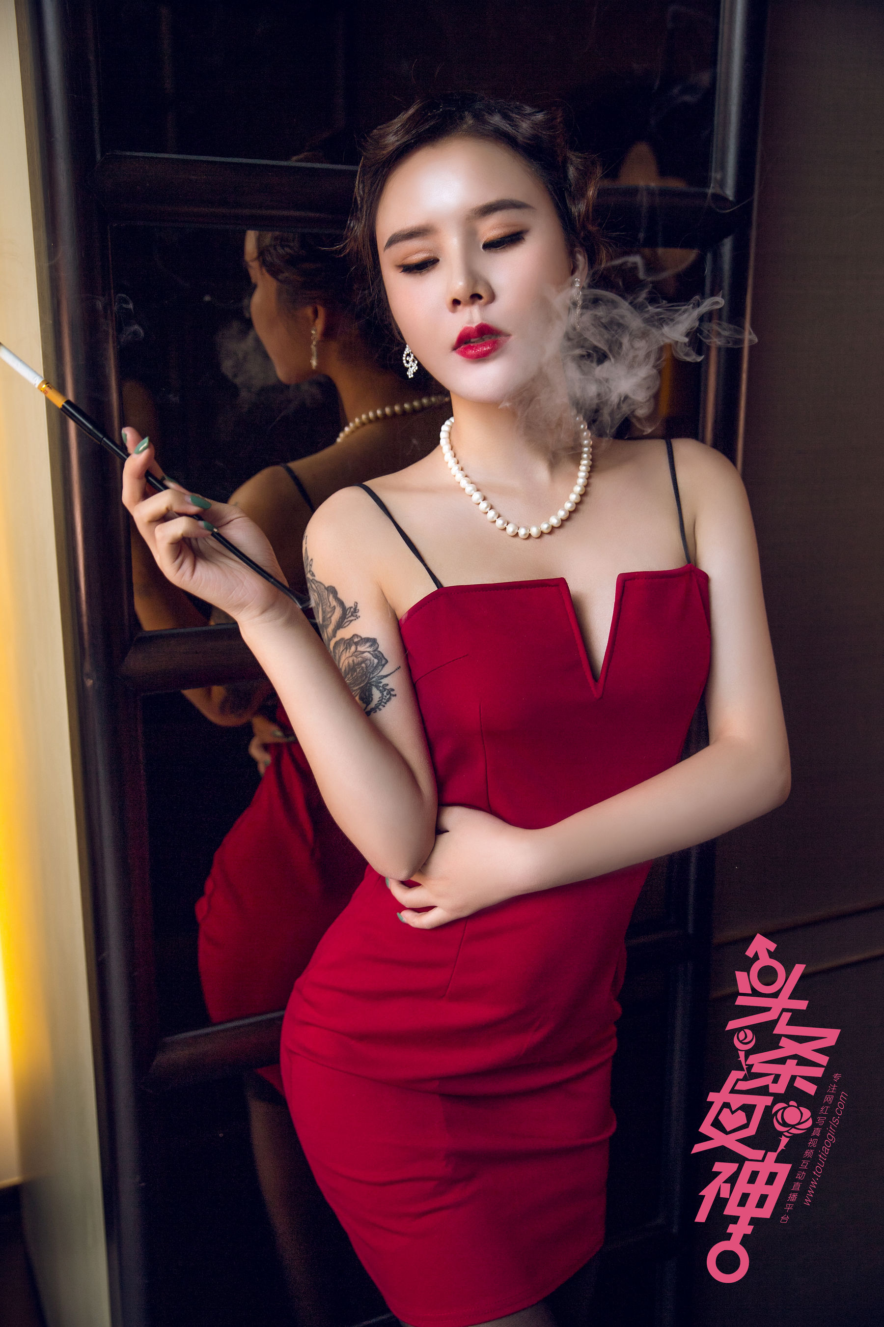 爱丽莎《夜上海 旗袍LOGO》 [头条女神TouTiao]