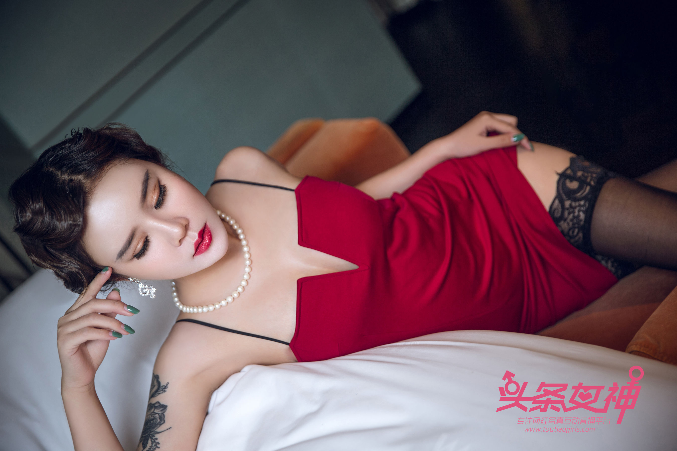 爱丽莎《夜上海 旗袍LOGO》 [头条女神TouTiao]
