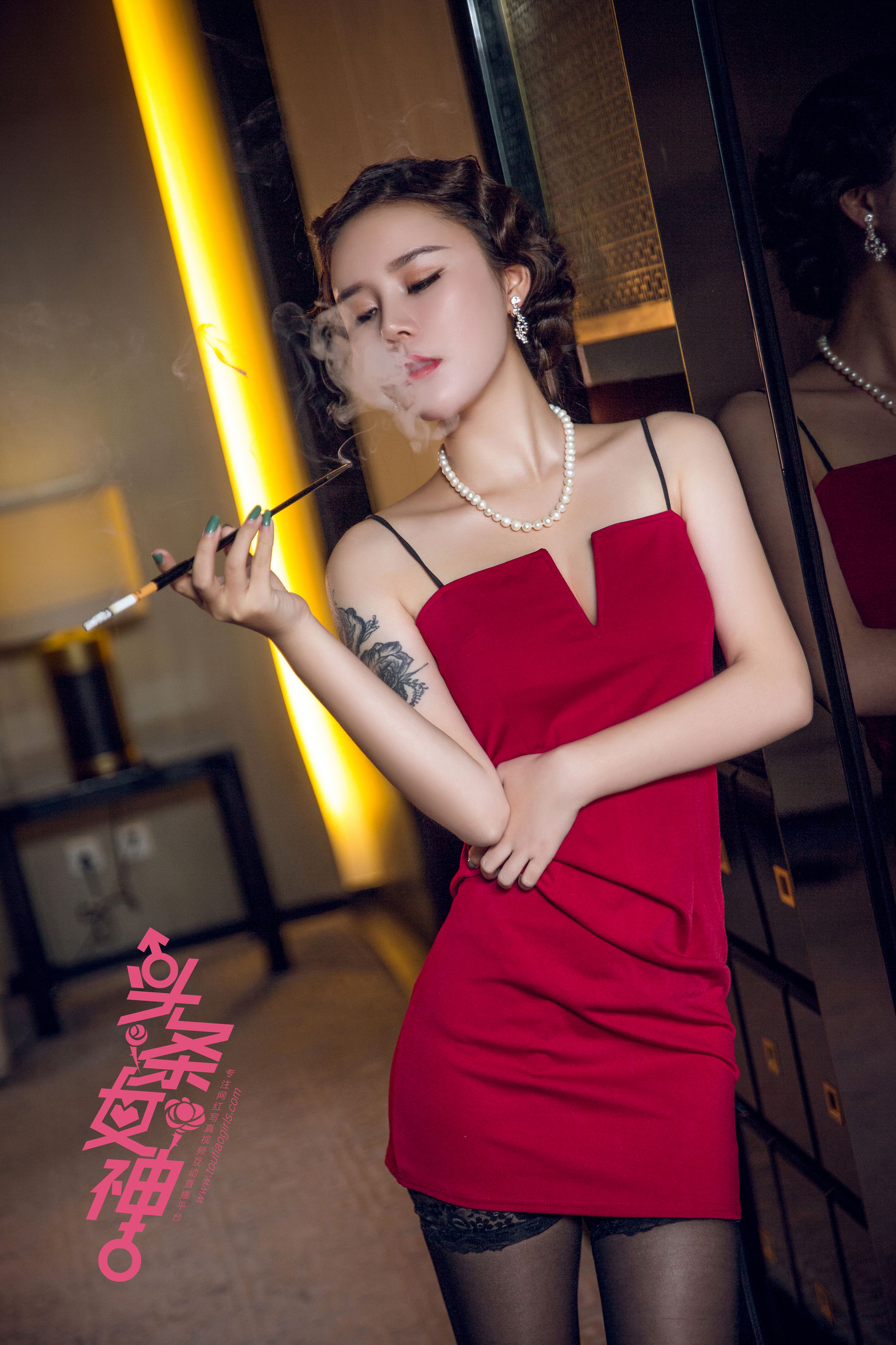 爱丽莎《夜上海 旗袍LOGO》 [头条女神TouTiao]