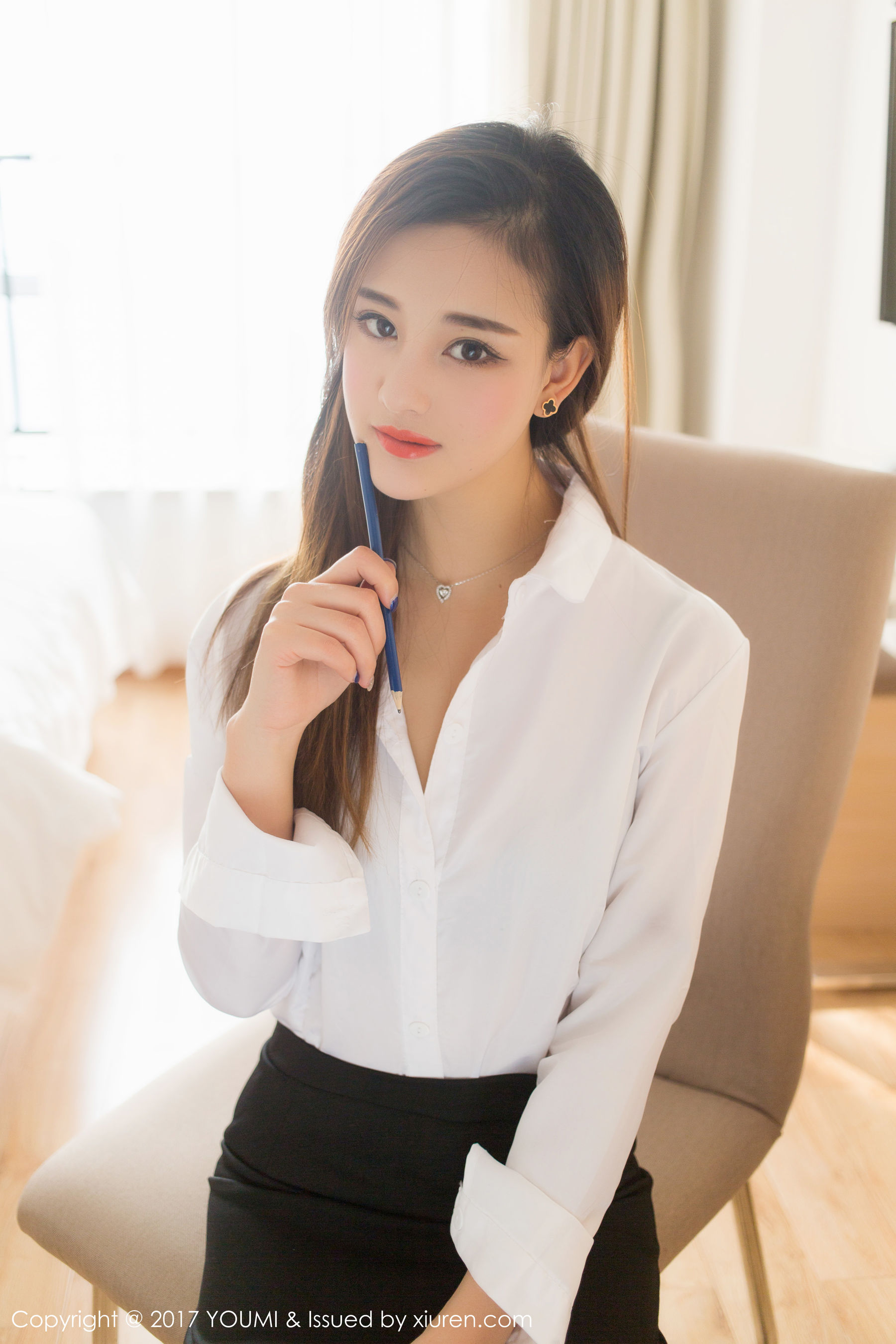 娜娜TINA《黑丝OL诱惑+学生装》 [尤蜜荟YOUMI] VOL.087
