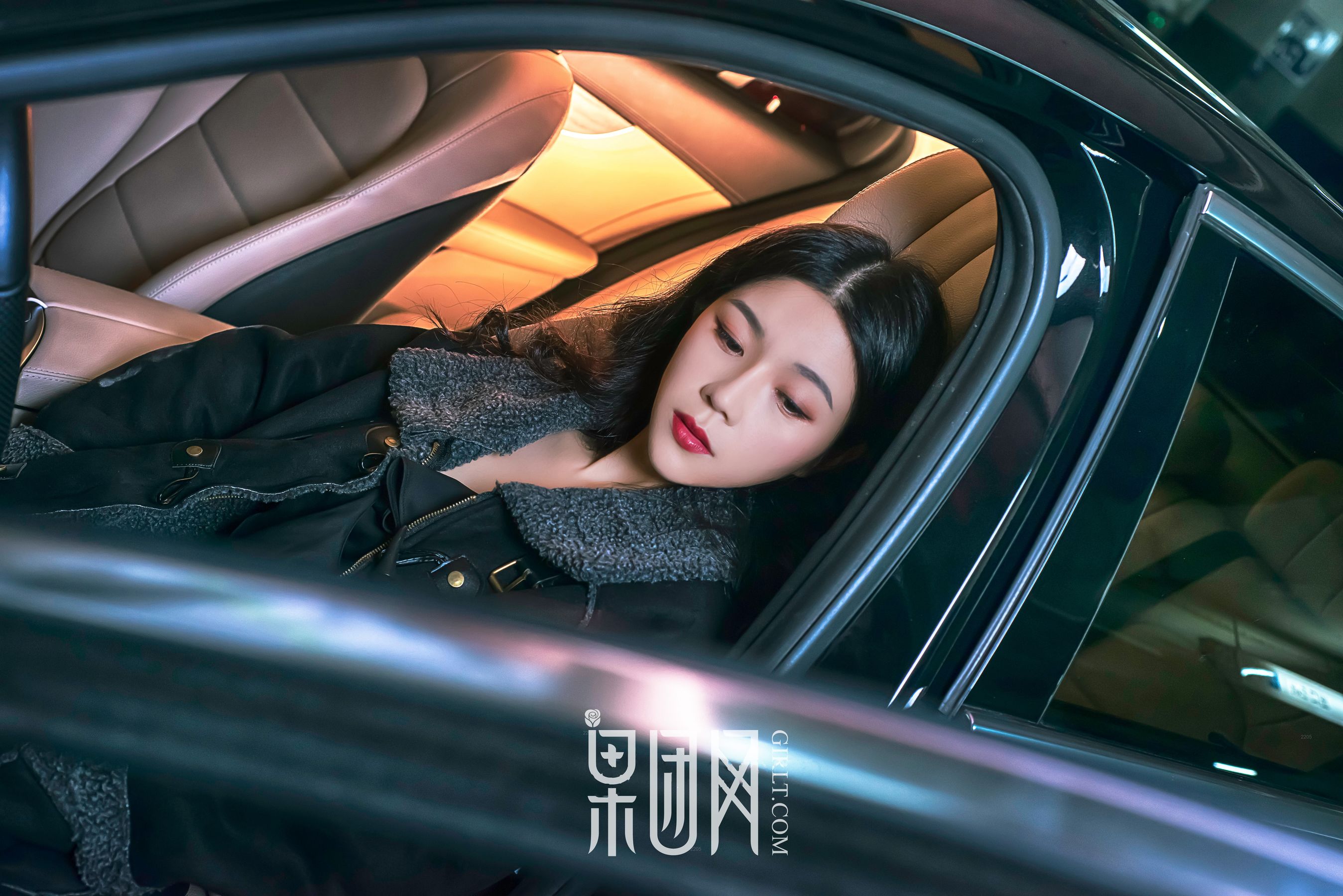 微微《美女vs豪车，你选择哪个！》 [果团网Girlt] No.107