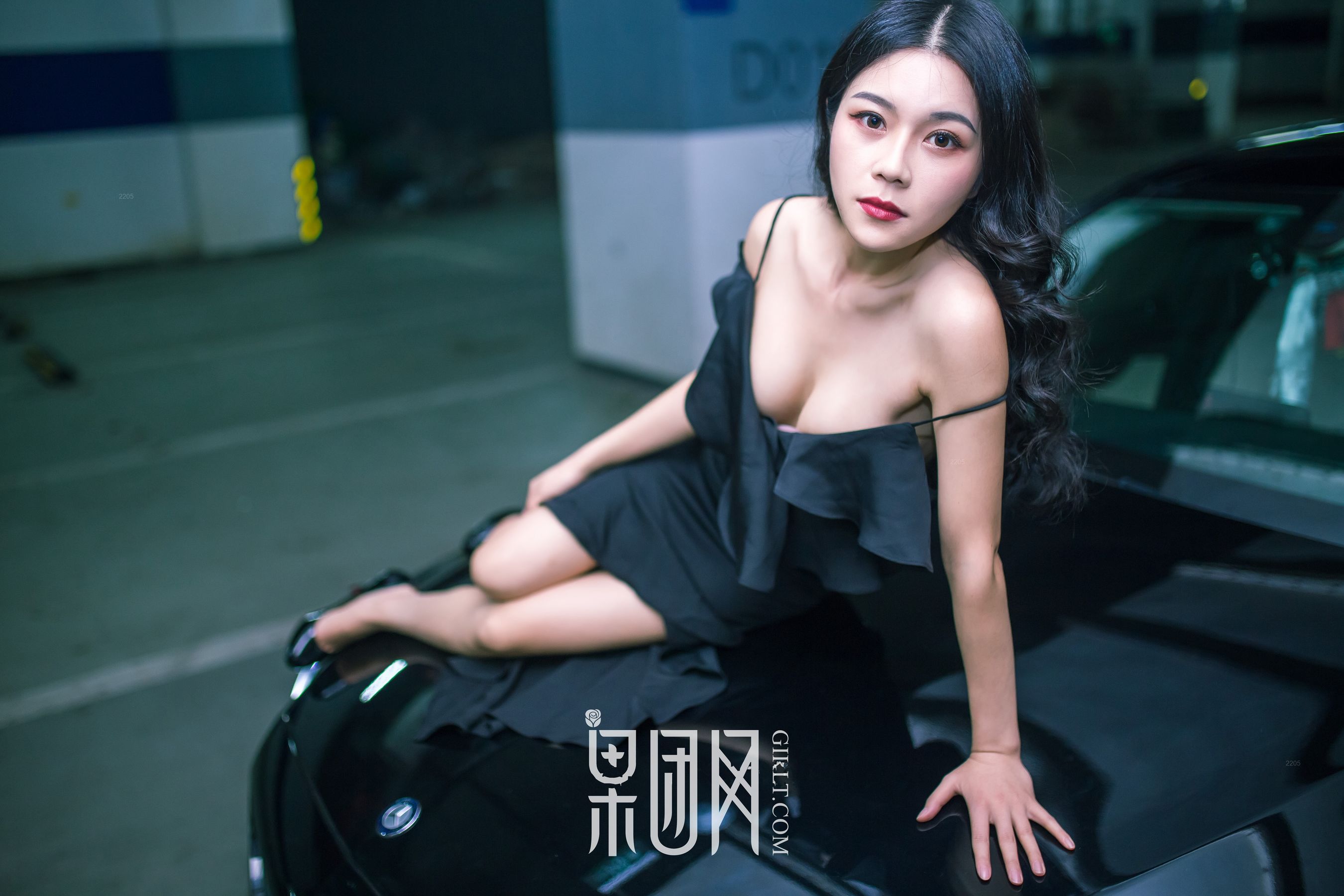微微《美女vs豪车，你选择哪个！》 [果团网Girlt] No.107