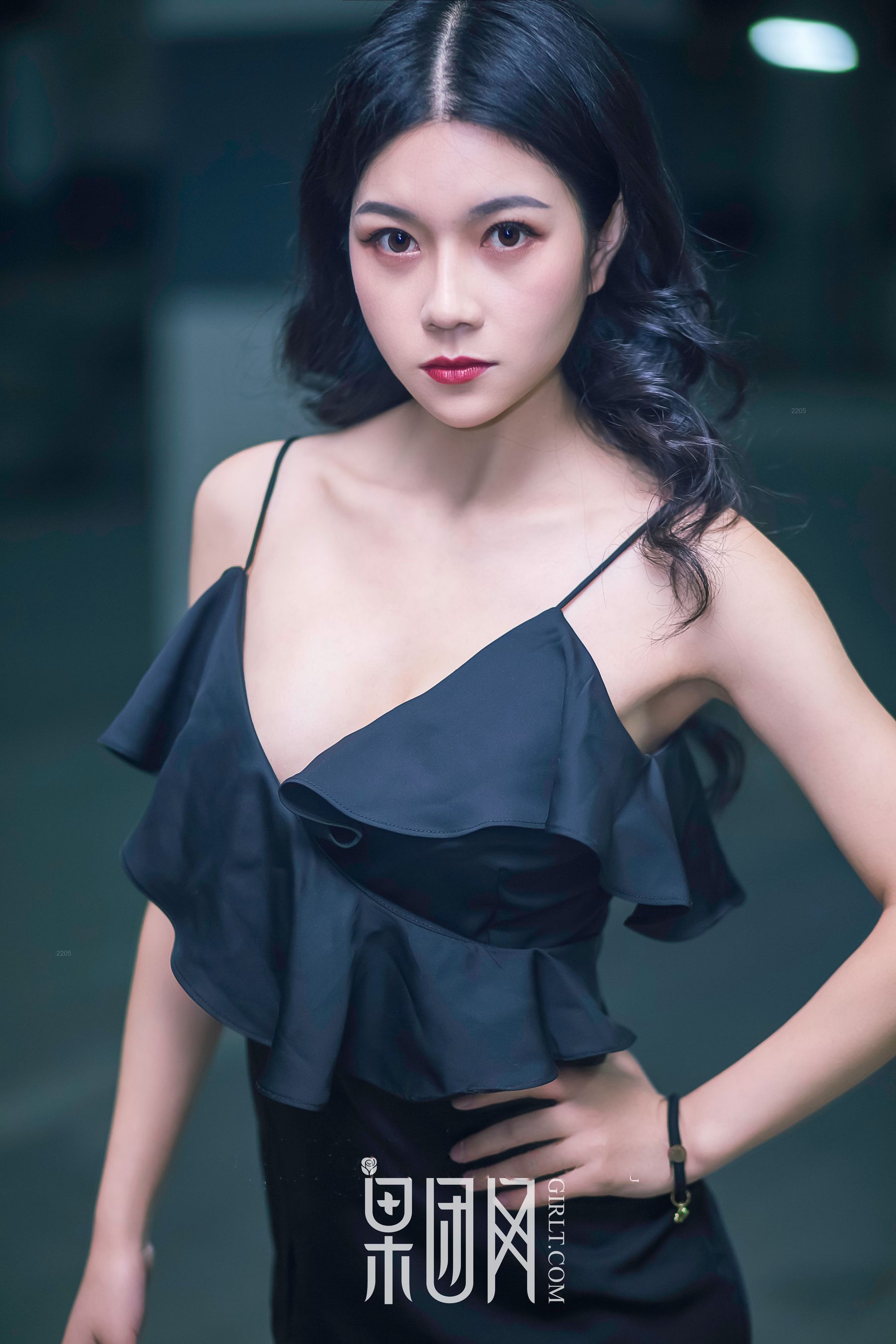 微微《美女vs豪车，你选择哪个！》 [果团网Girlt] No.107