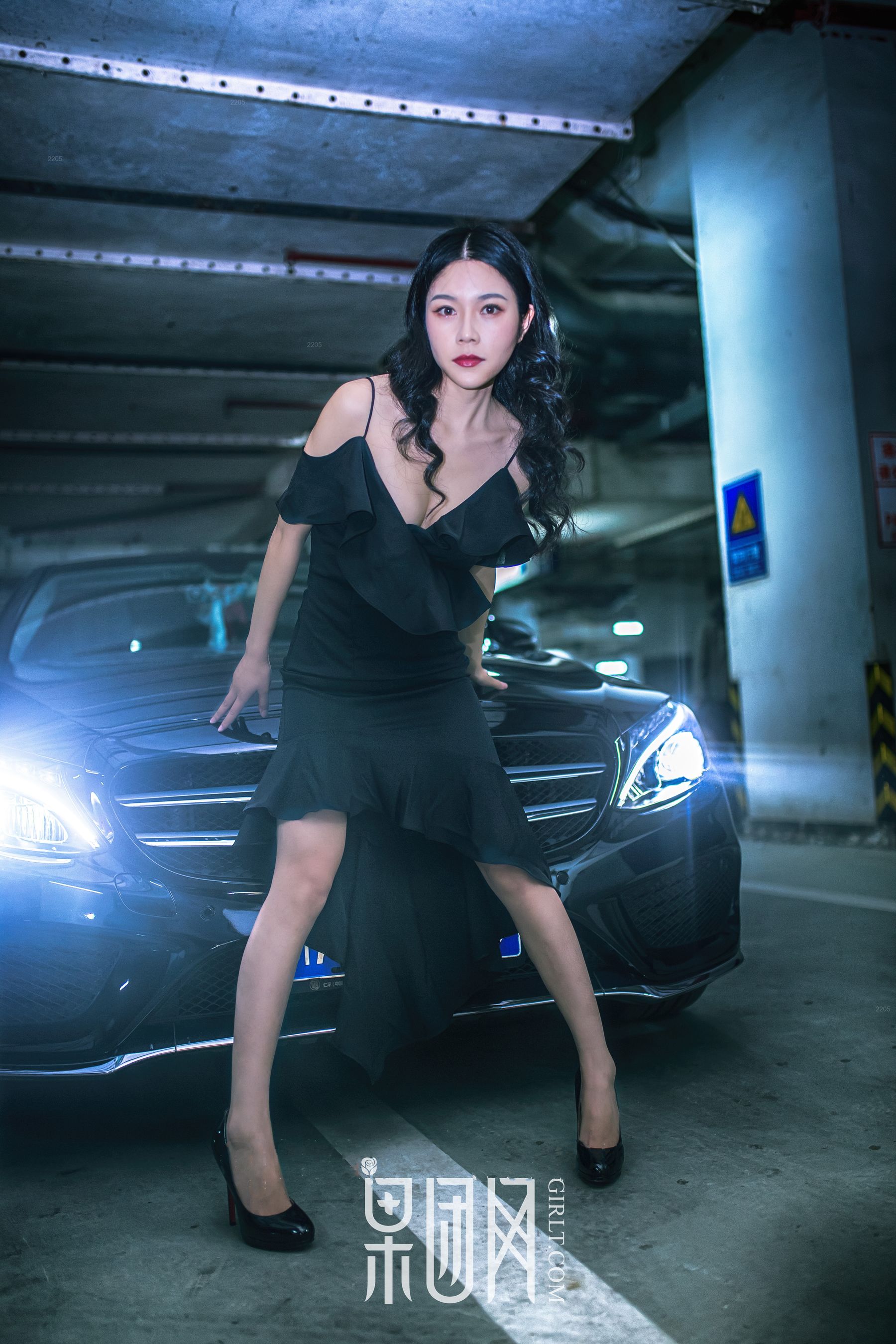 微微《美女vs豪车，你选择哪个！》 [果团网Girlt] No.107