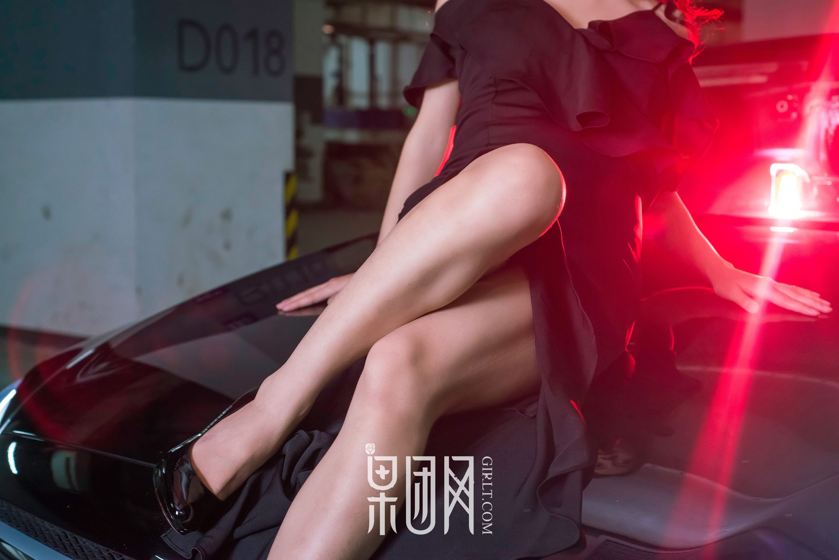 微微《美女vs豪车，你选择哪个！》 [果团网Girlt] No.107