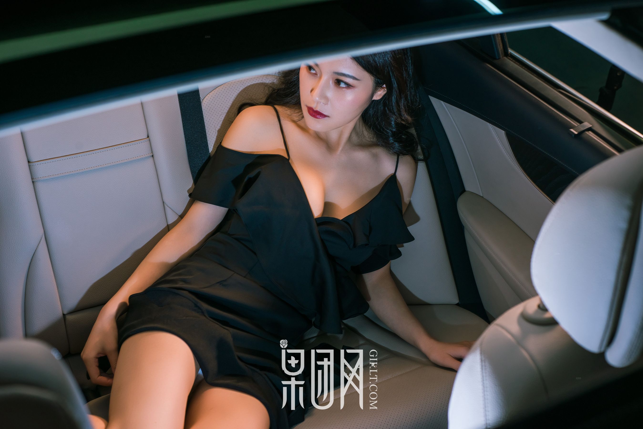 微微《美女vs豪车，你选择哪个！》 [果团网Girlt] No.107