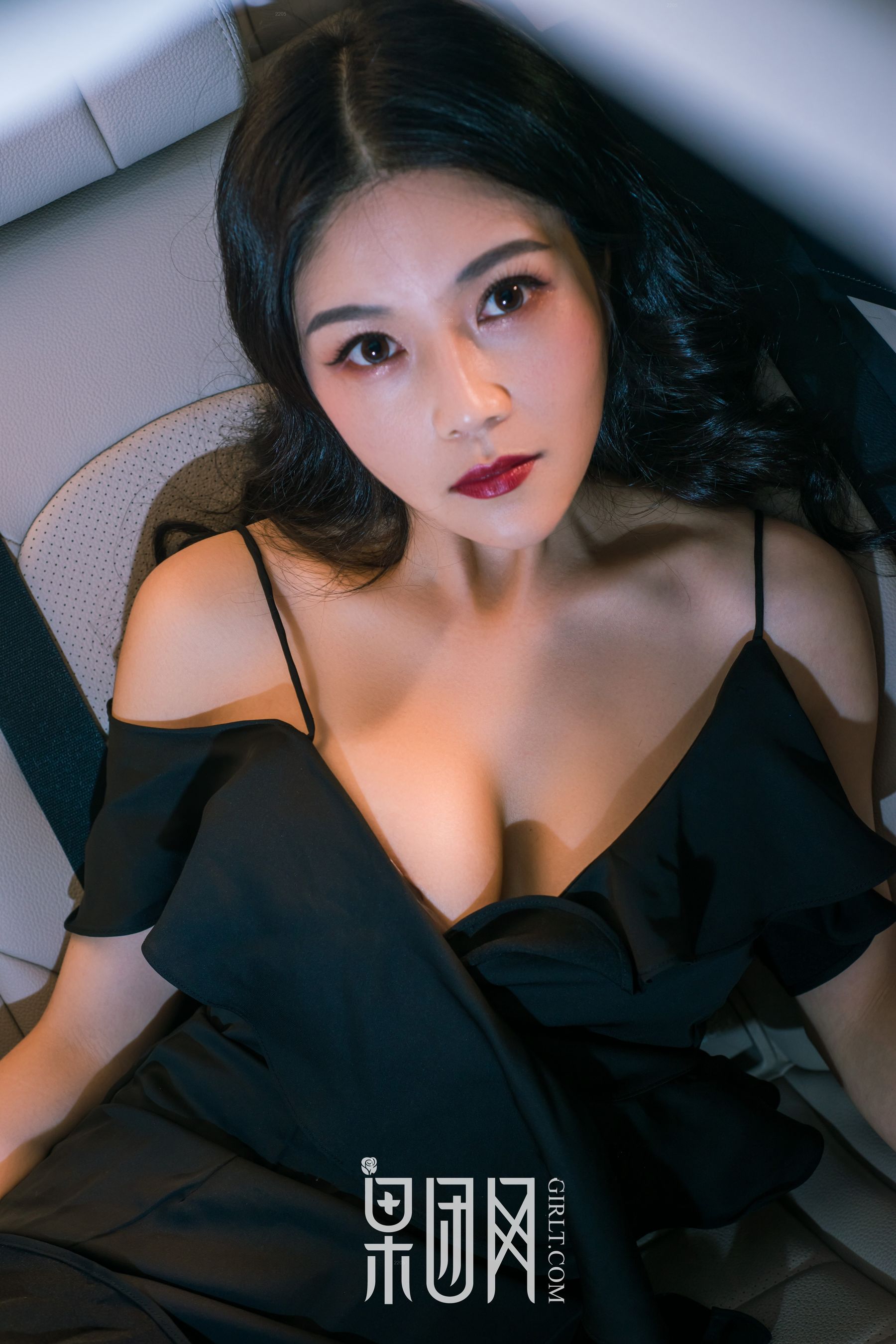 微微《美女vs豪车，你选择哪个！》 [果团网Girlt] No.107