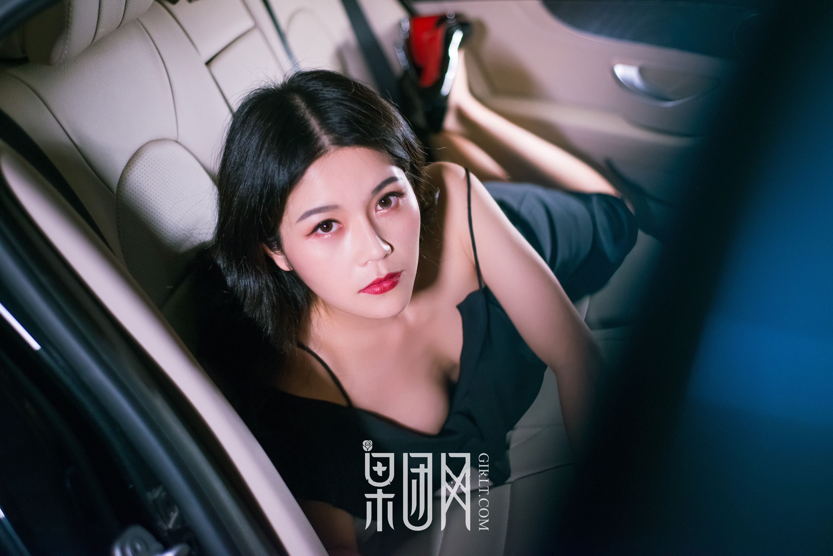 微微《美女vs豪车，你选择哪个！》 [果团网Girlt] No.107