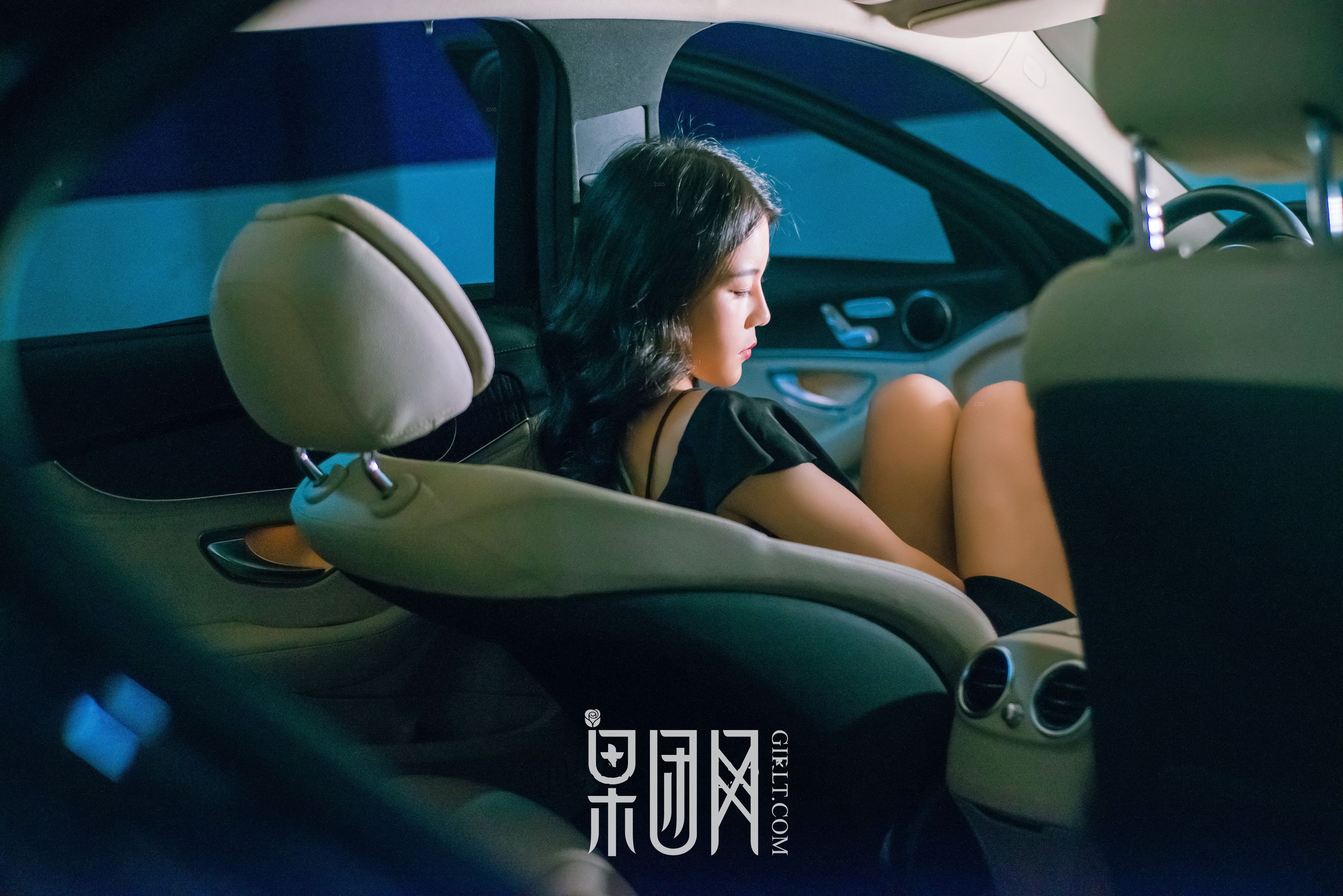 微微《美女vs豪车，你选择哪个！》 [果团网Girlt] No.107